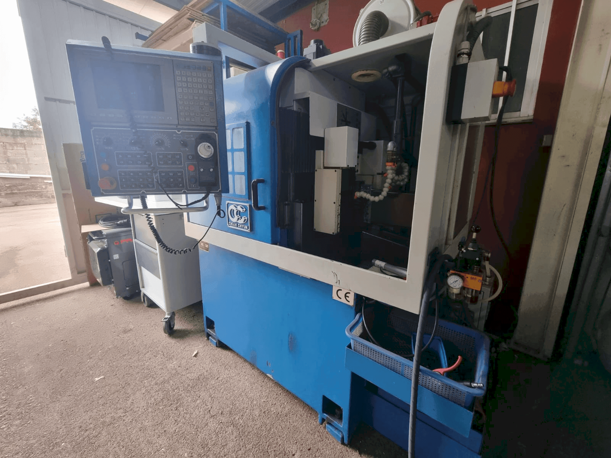 Mašīnas Chiah-Chyun CY-32M pretskats