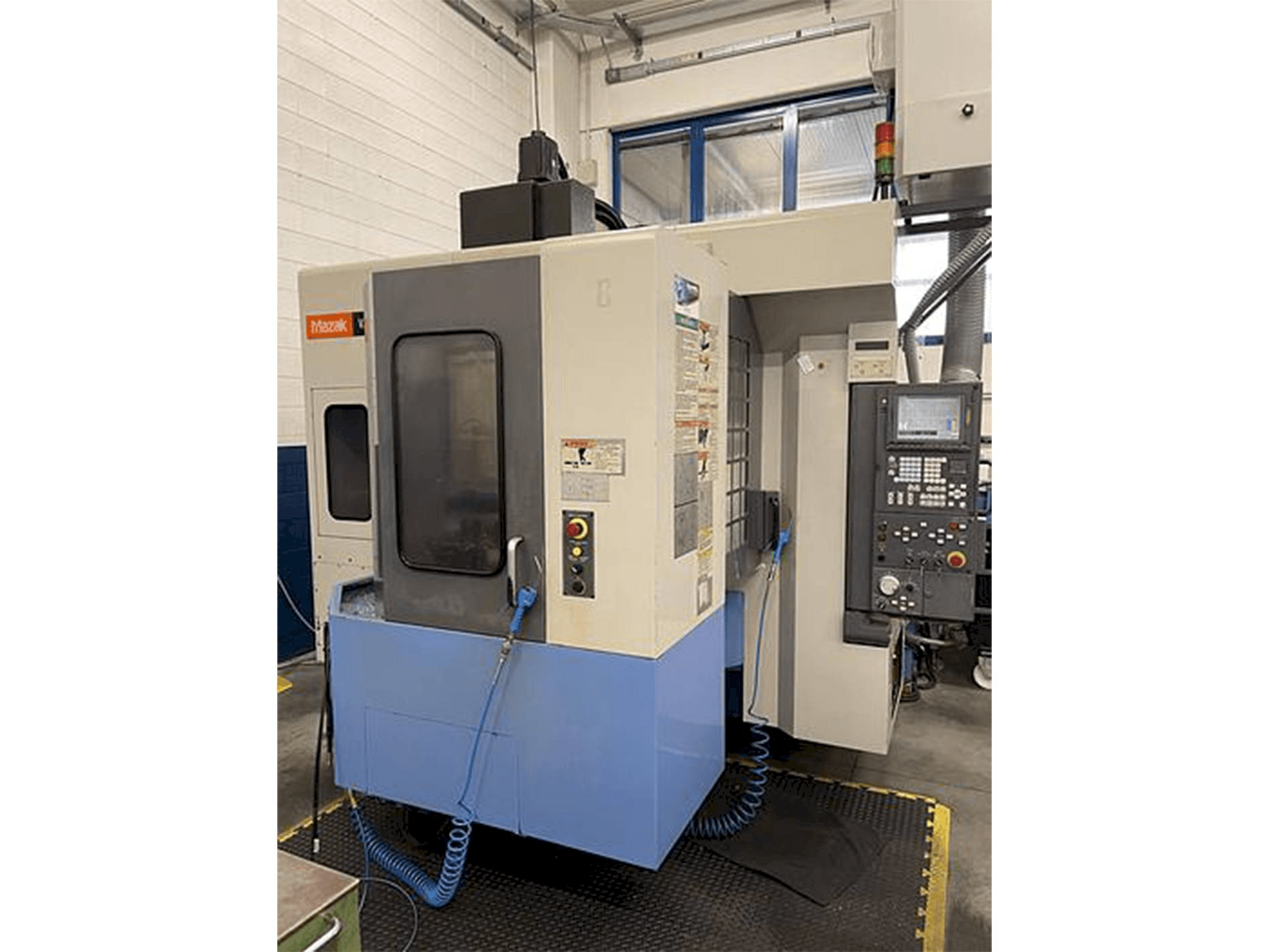 Mašīnas Mazak Variaxis 500-5X pretskats
