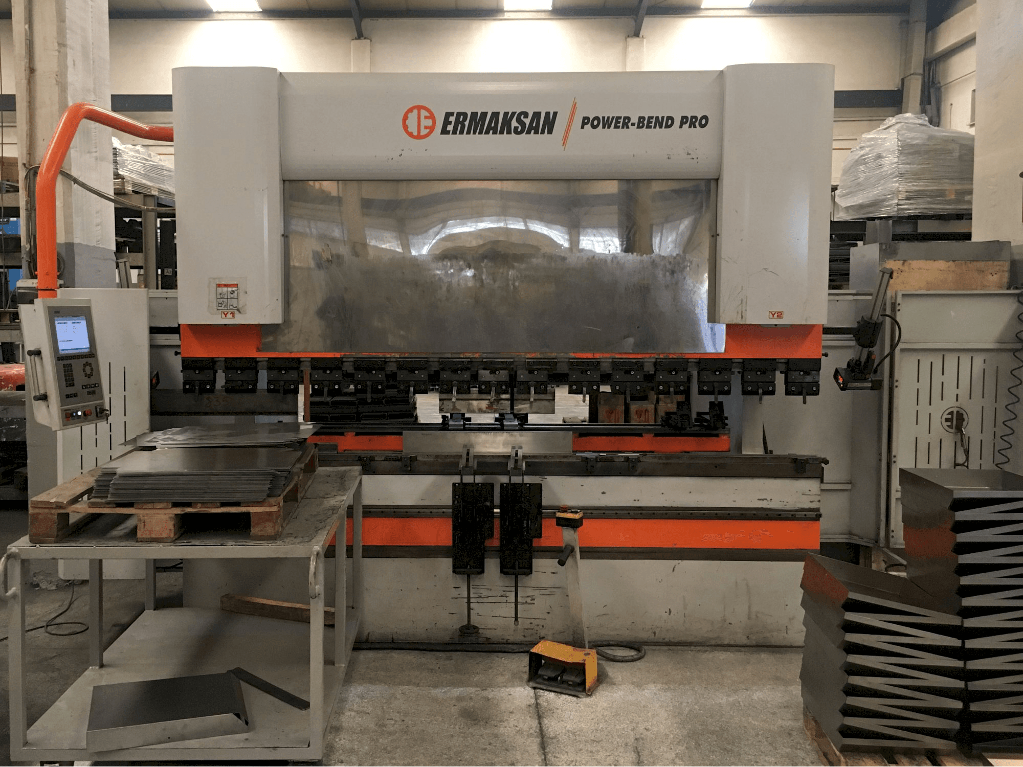 Mašīnas ERMAKSAN POWER-BEND PRO 3100x220 pretskats