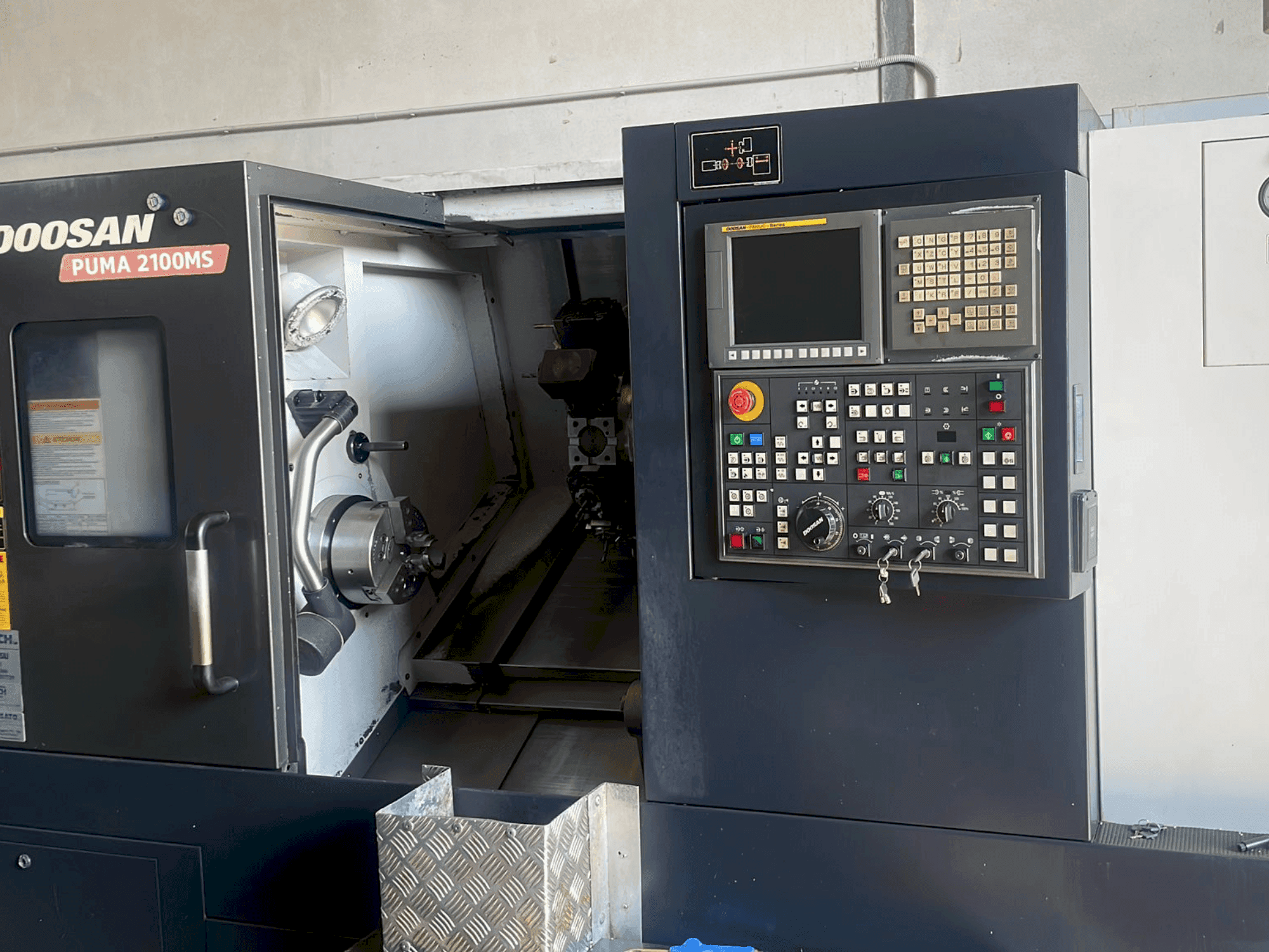 Mašīnas DOOSAN PUMA 2100MS pretskats
