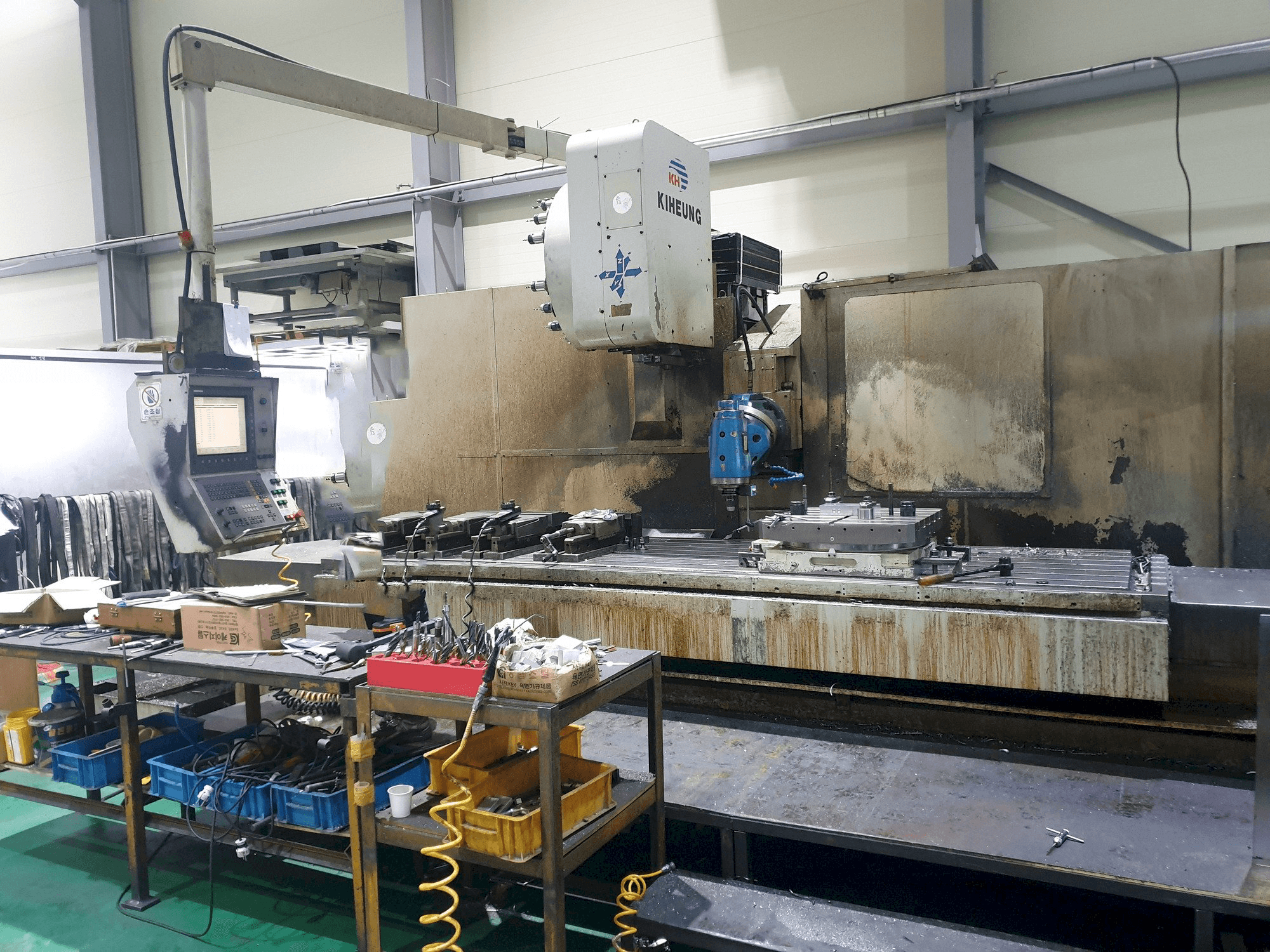 Mašīnas KIHEUNG KNC-U1000 pretskats