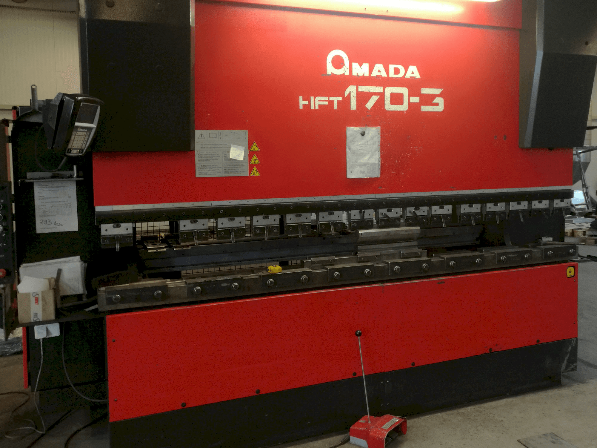 Mašīnas AMADA HFT 170-3 pretskats