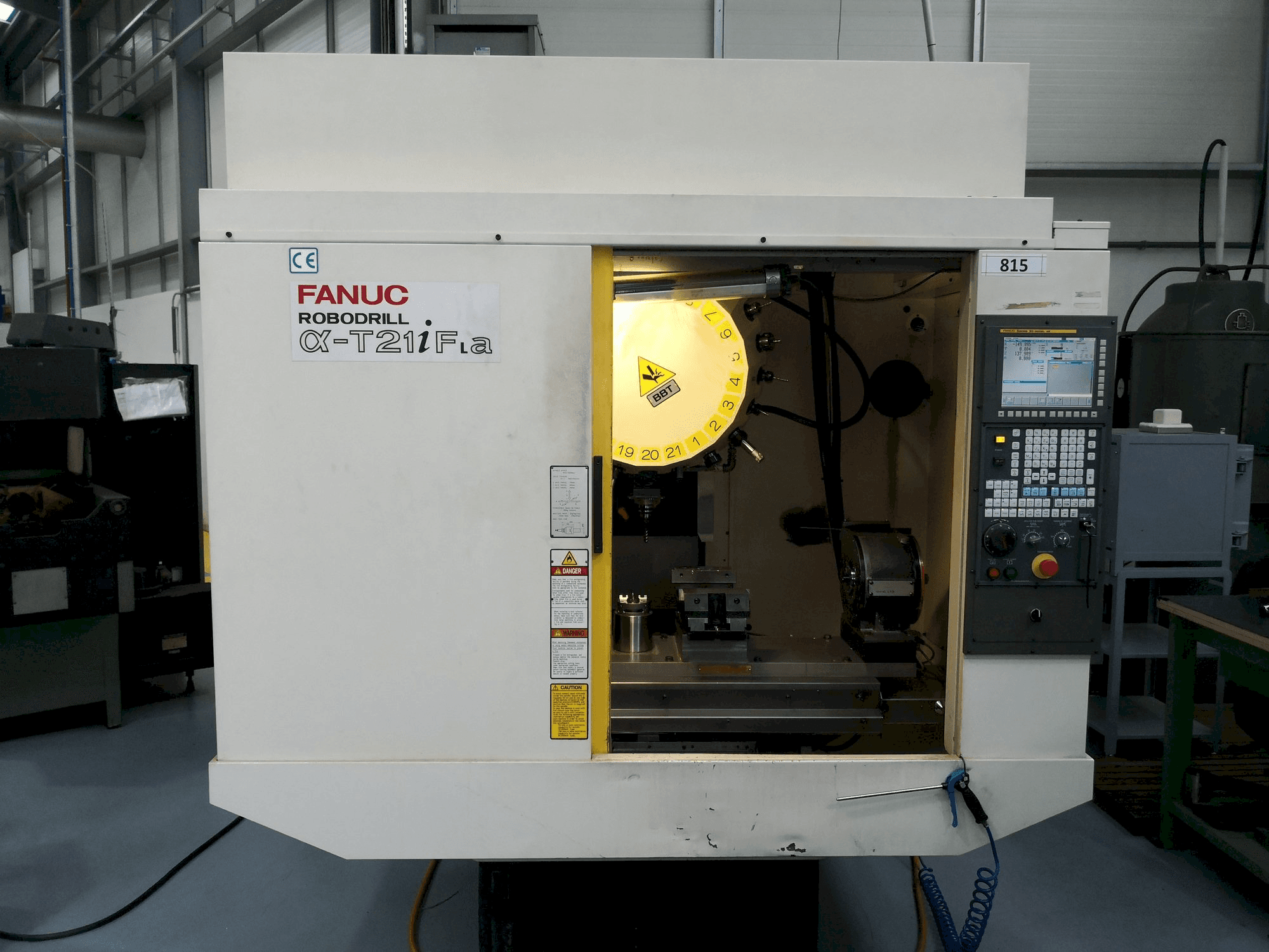 Mašīnas FANUC Robodrill T21iFa pretskats