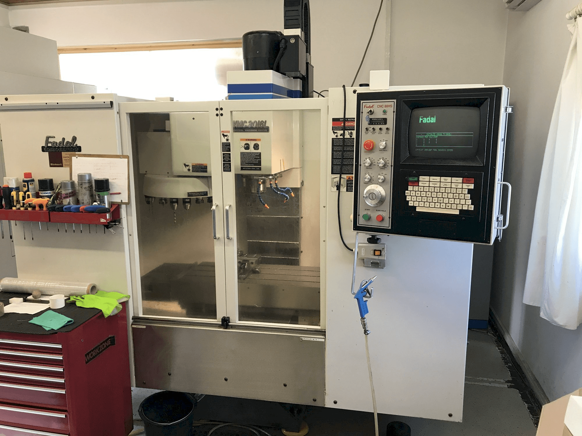 Mašīnas FADAL VMC 3016 L pretskats