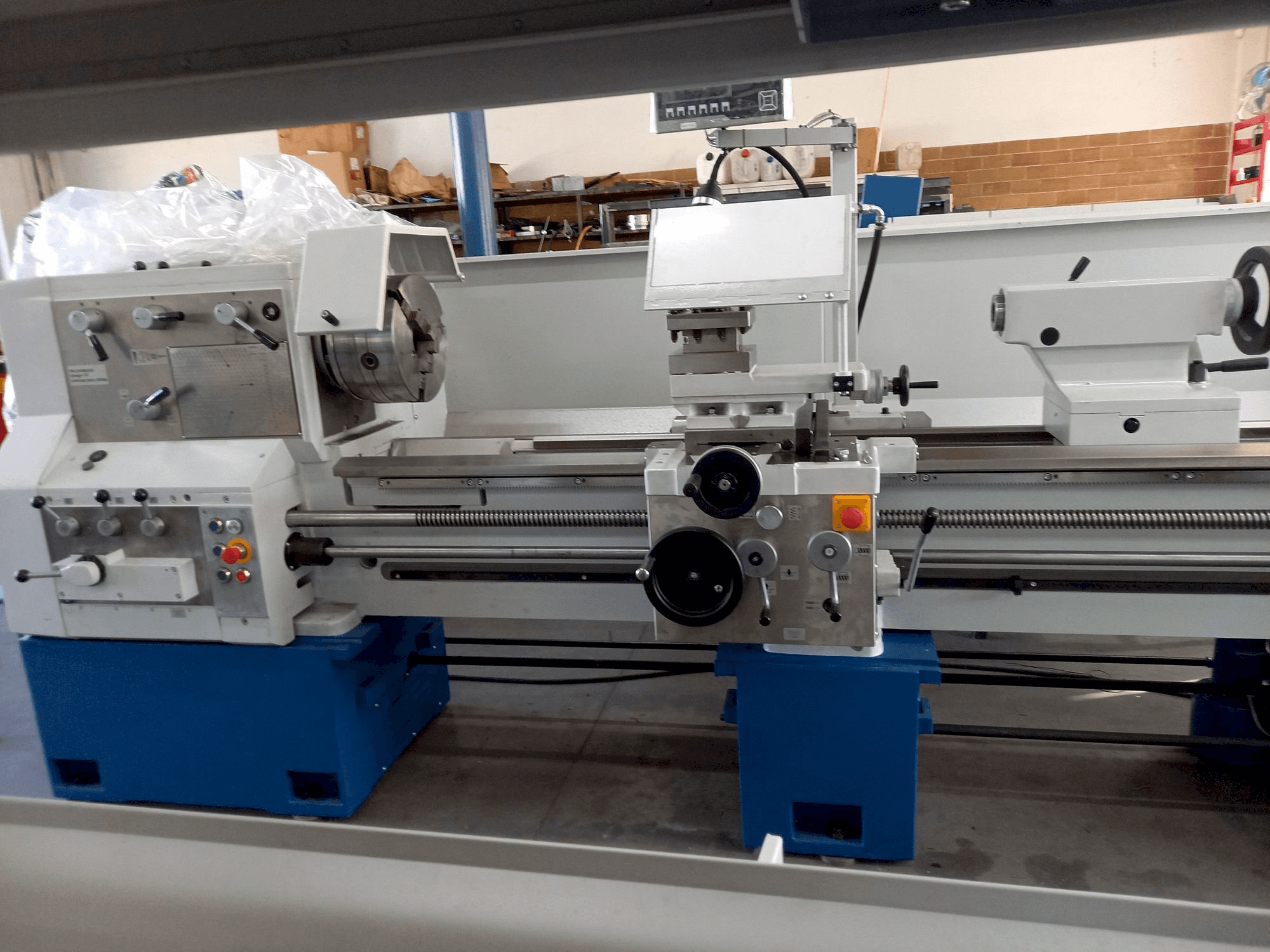 Mašīnas TUJ 50M x2000 pretskats