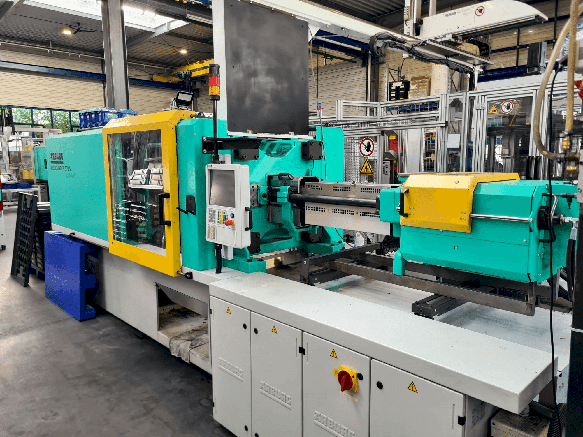 Mašīnas Arburg Allrounder 570S 1600-400 pretskats