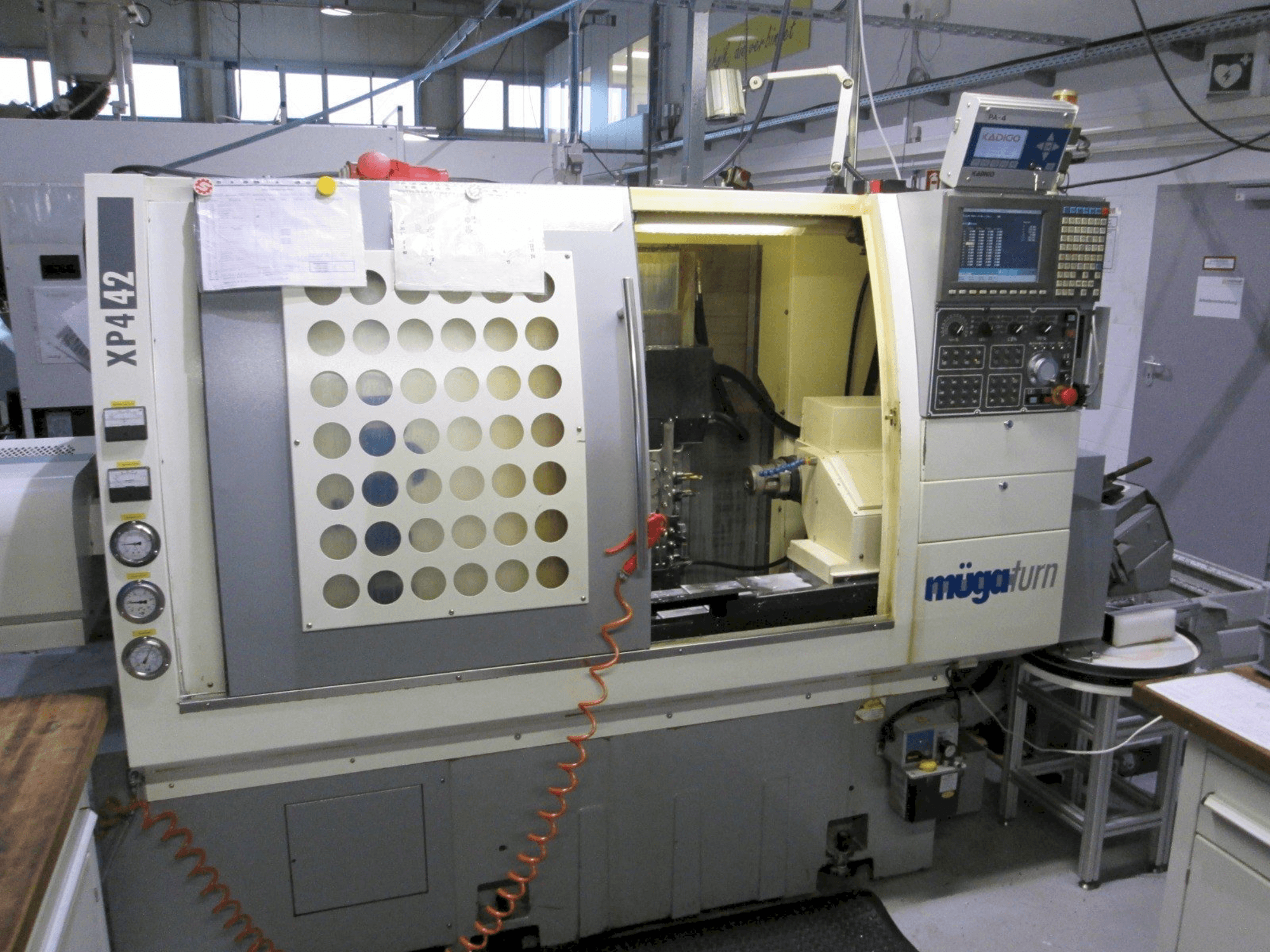 Mašīnas Muga XP4 42SM pretskats