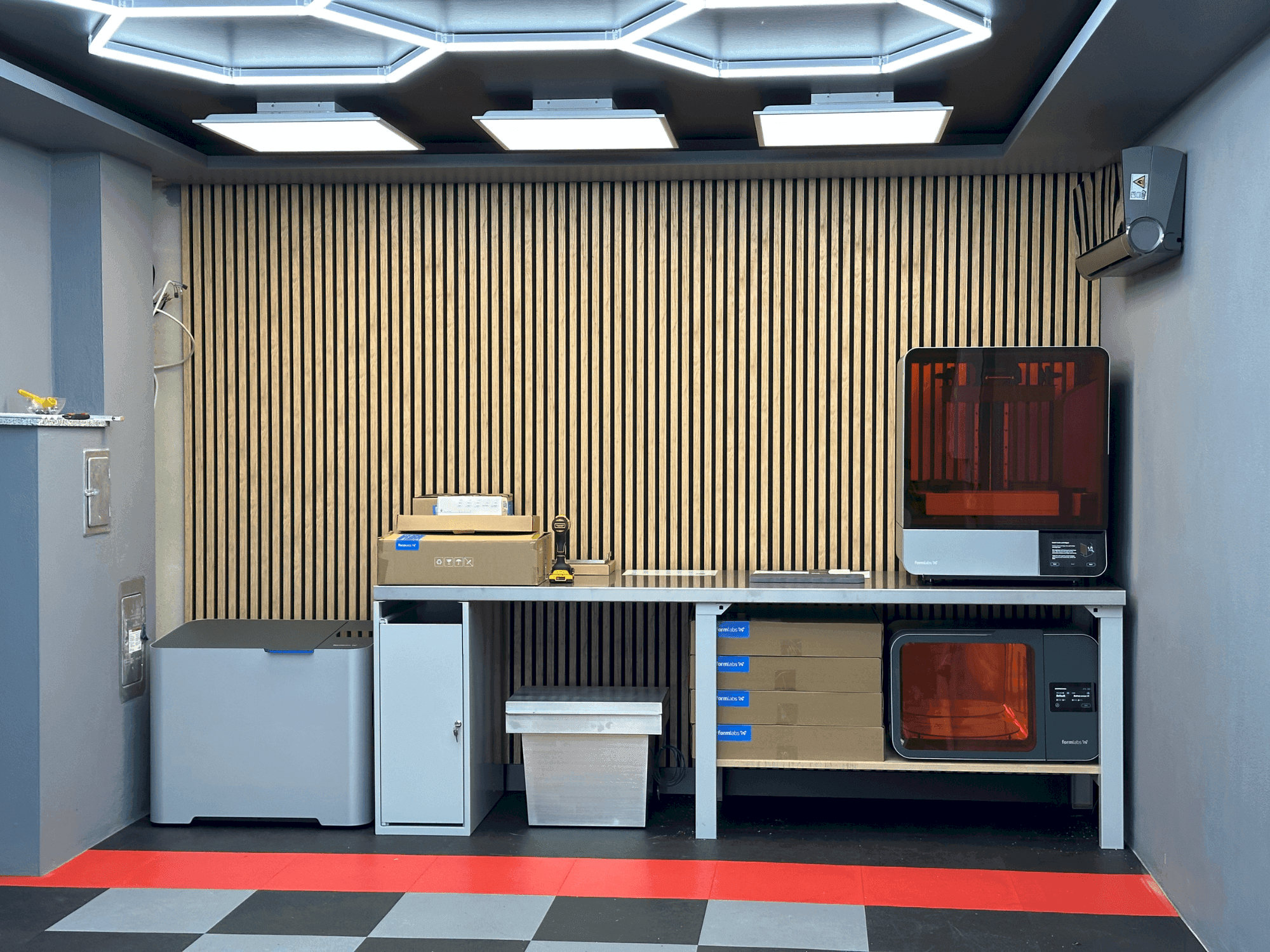 Mašīnas FORMLABS 4L pretskats