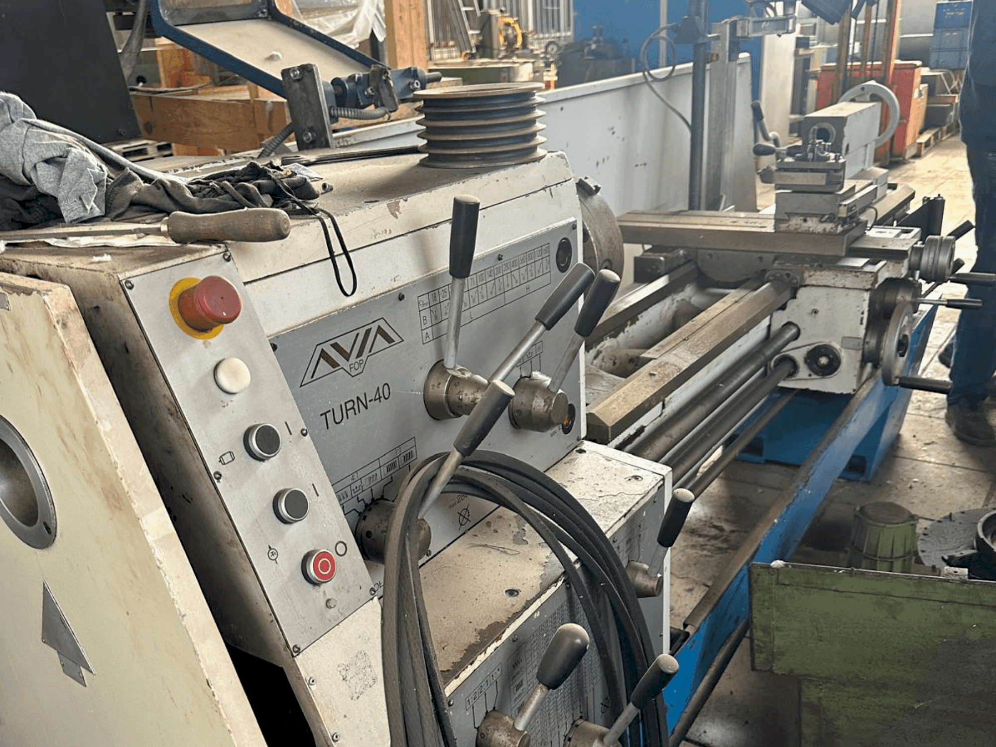 Mašīnas Avia TURN-40 pretskats