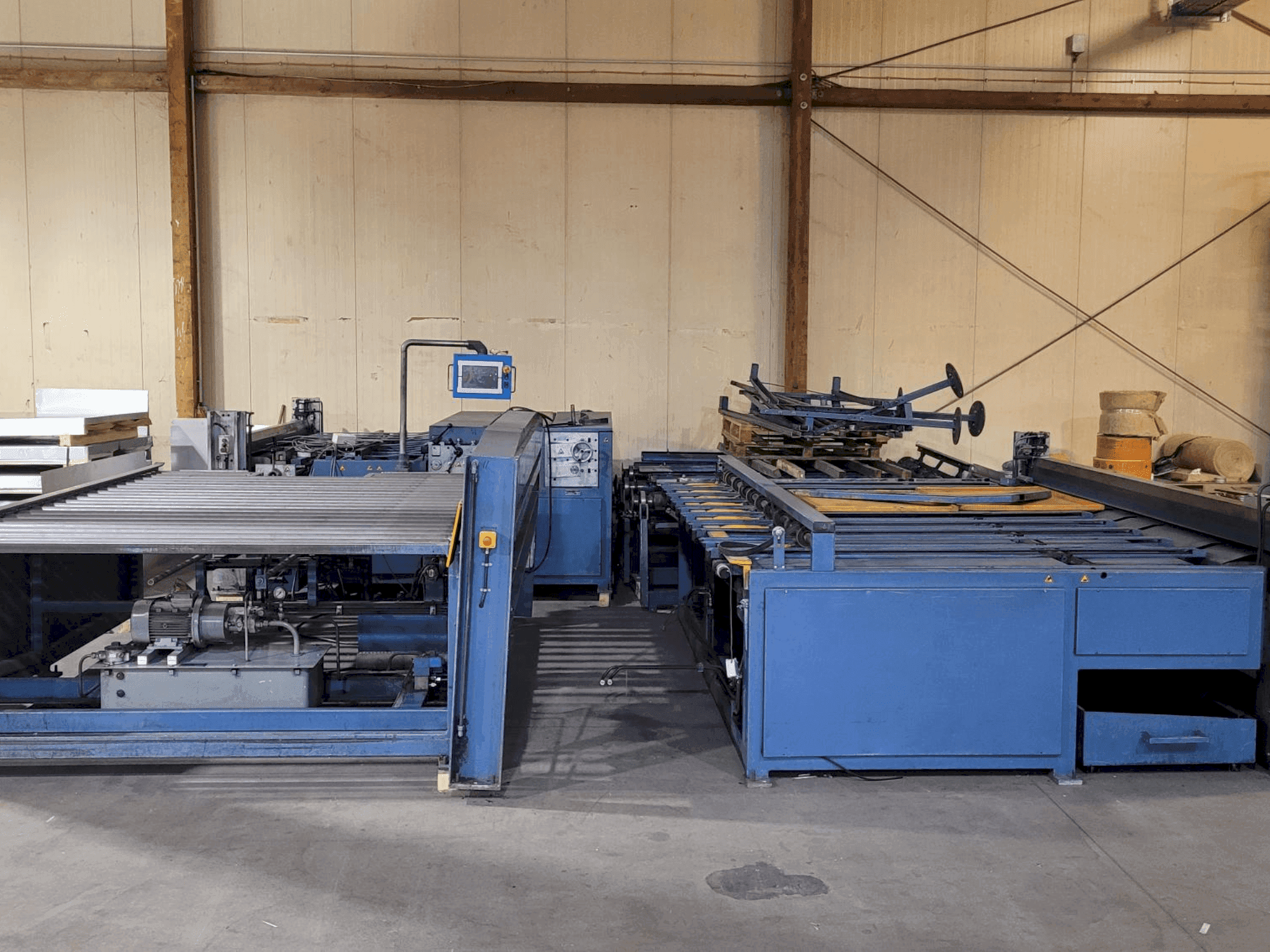 Mašīnas TWIN SEAM KA 2000-3000 pretskats