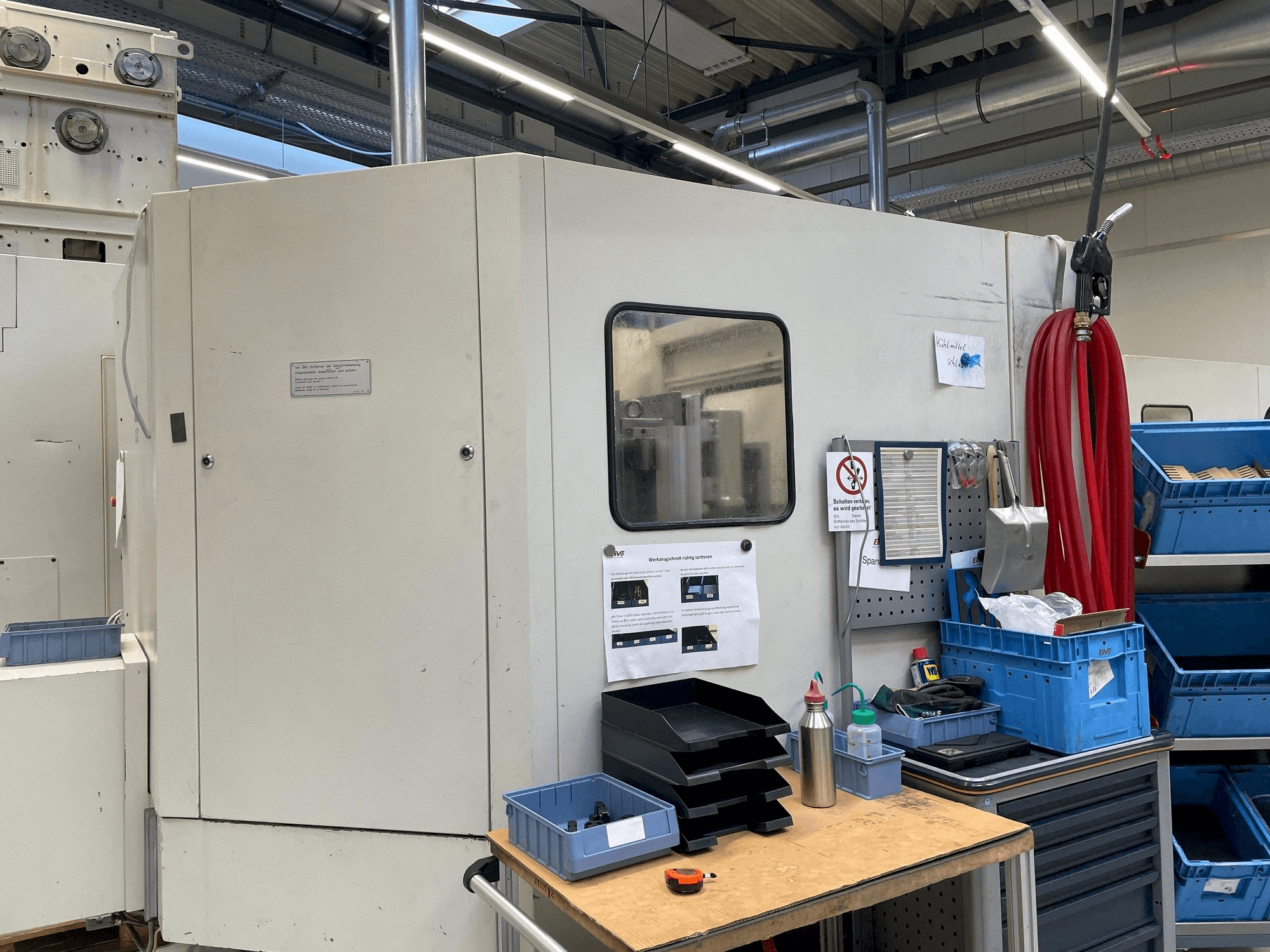 Mašīnas HELLER MC 16 kreisās malas skats