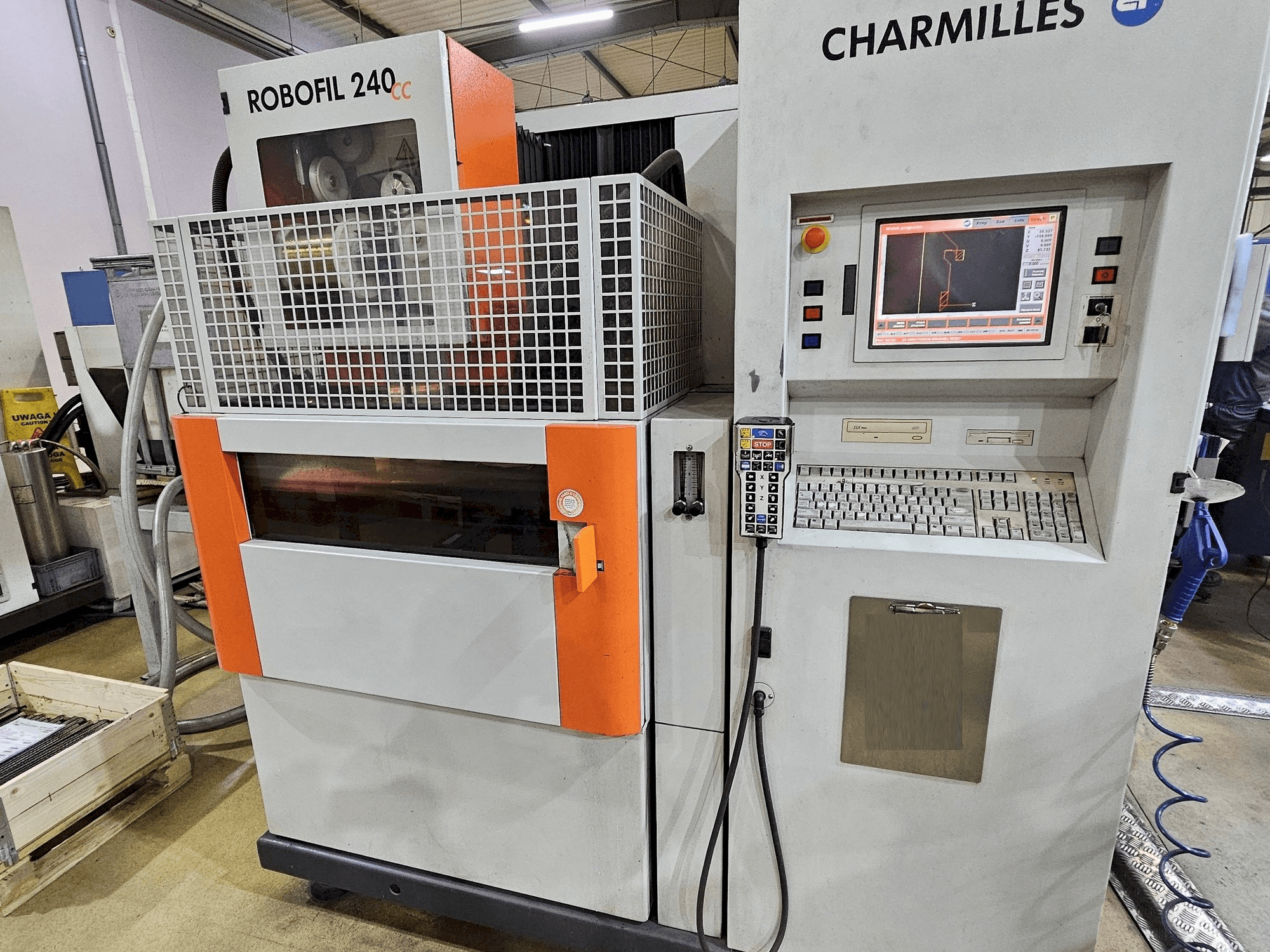 Mašīnas CHARMILLES ROBOFIL 240 CC pretskats