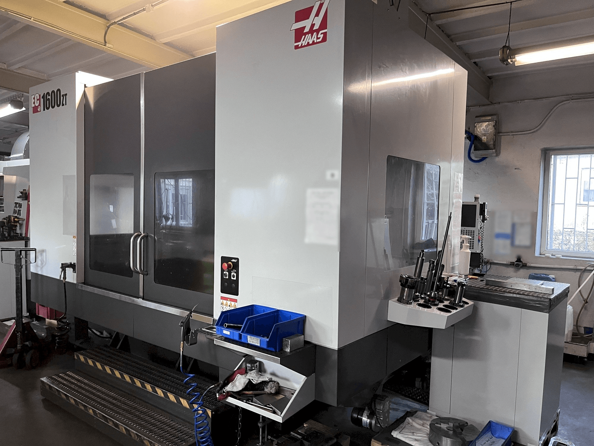 Mašīnas HAAS EC-1600 ZT pretskats