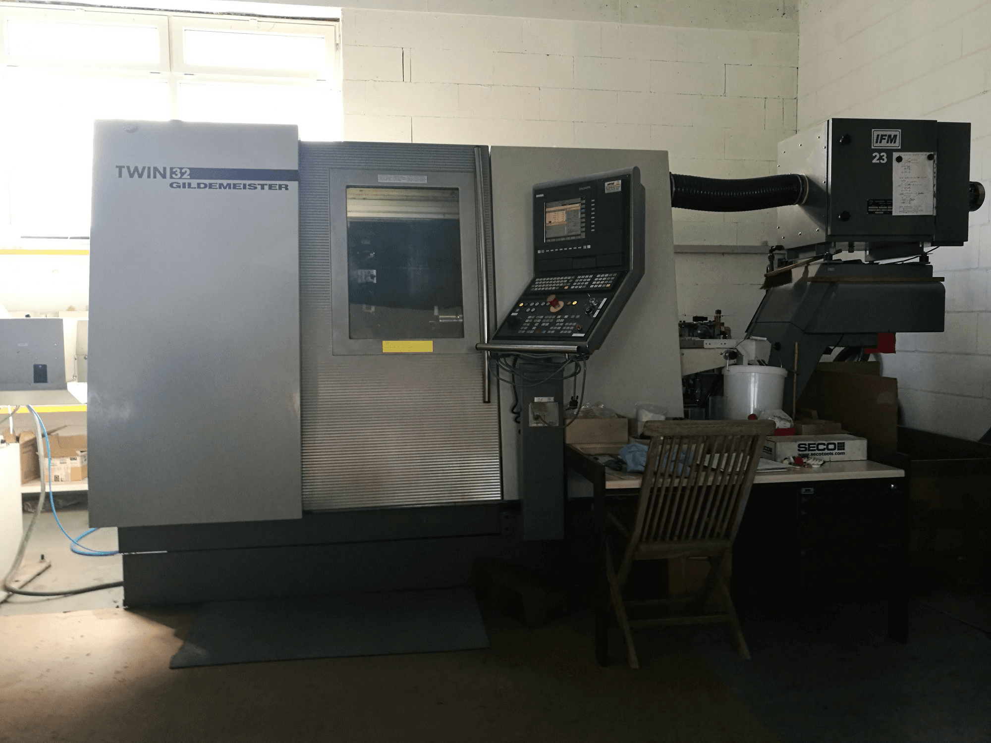 Mašīnas Gildemeister TWIN 32 pretskats