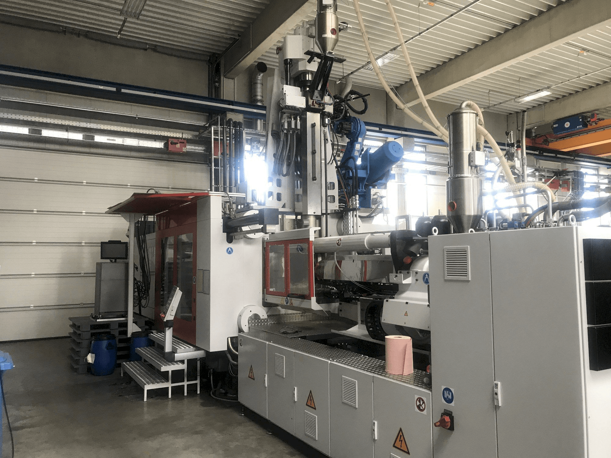 Mašīnas FERROMATIK MILACRON MM 800 MSW pretskats