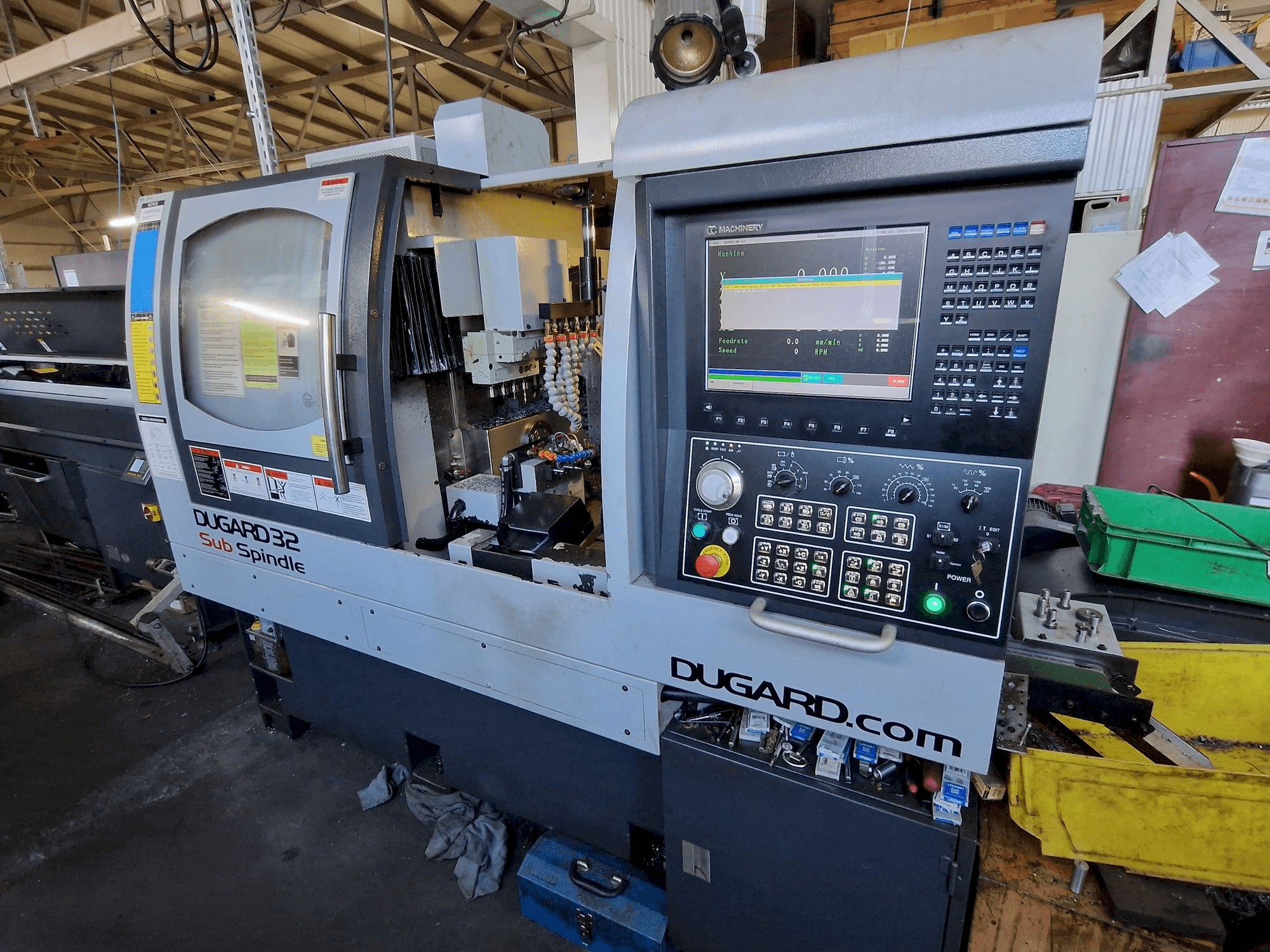 Mašīnas Dugard 32 Sub Spindle pretskats
