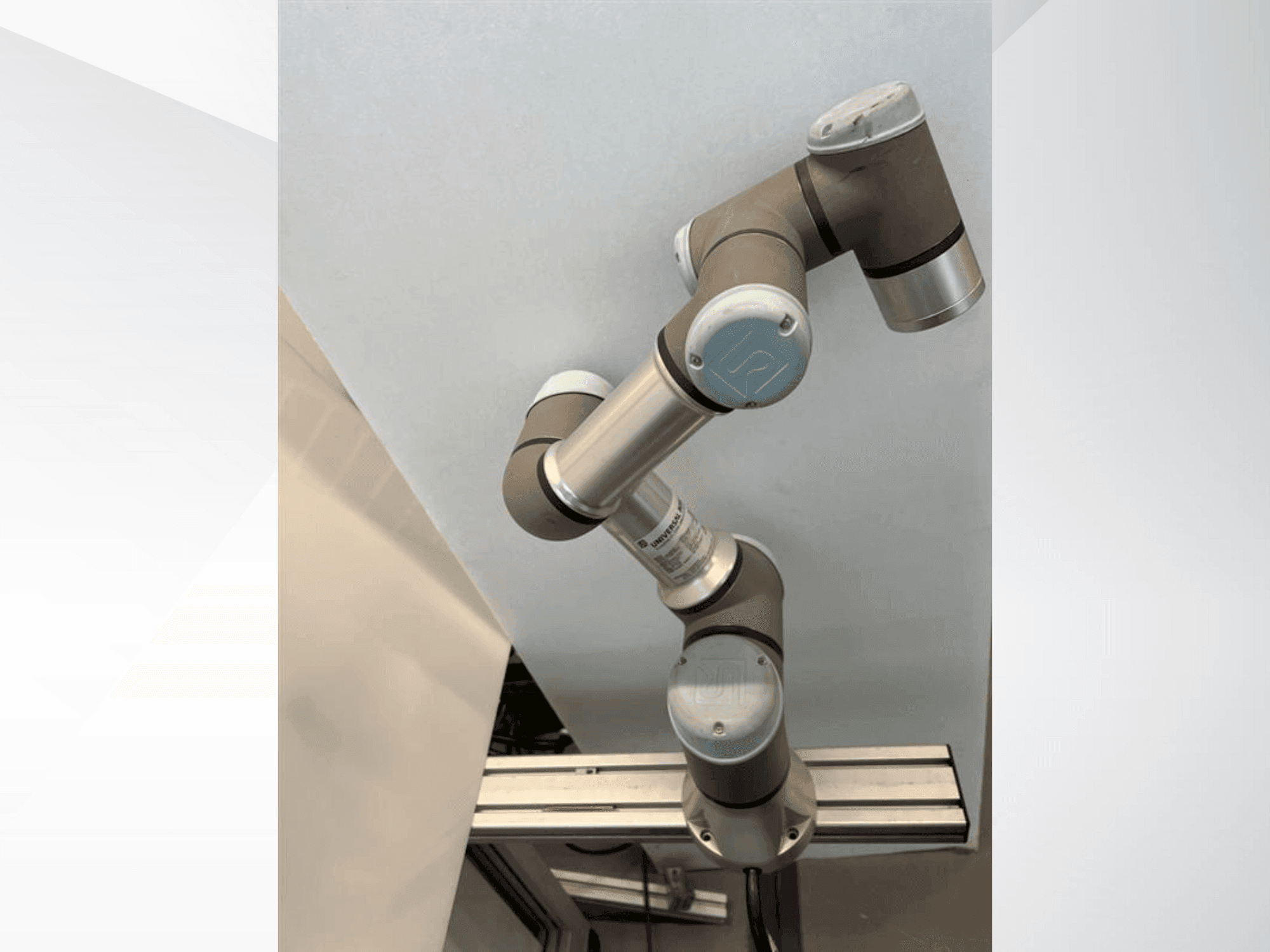 Mašīnas Universal Robots UR-3e pretskats