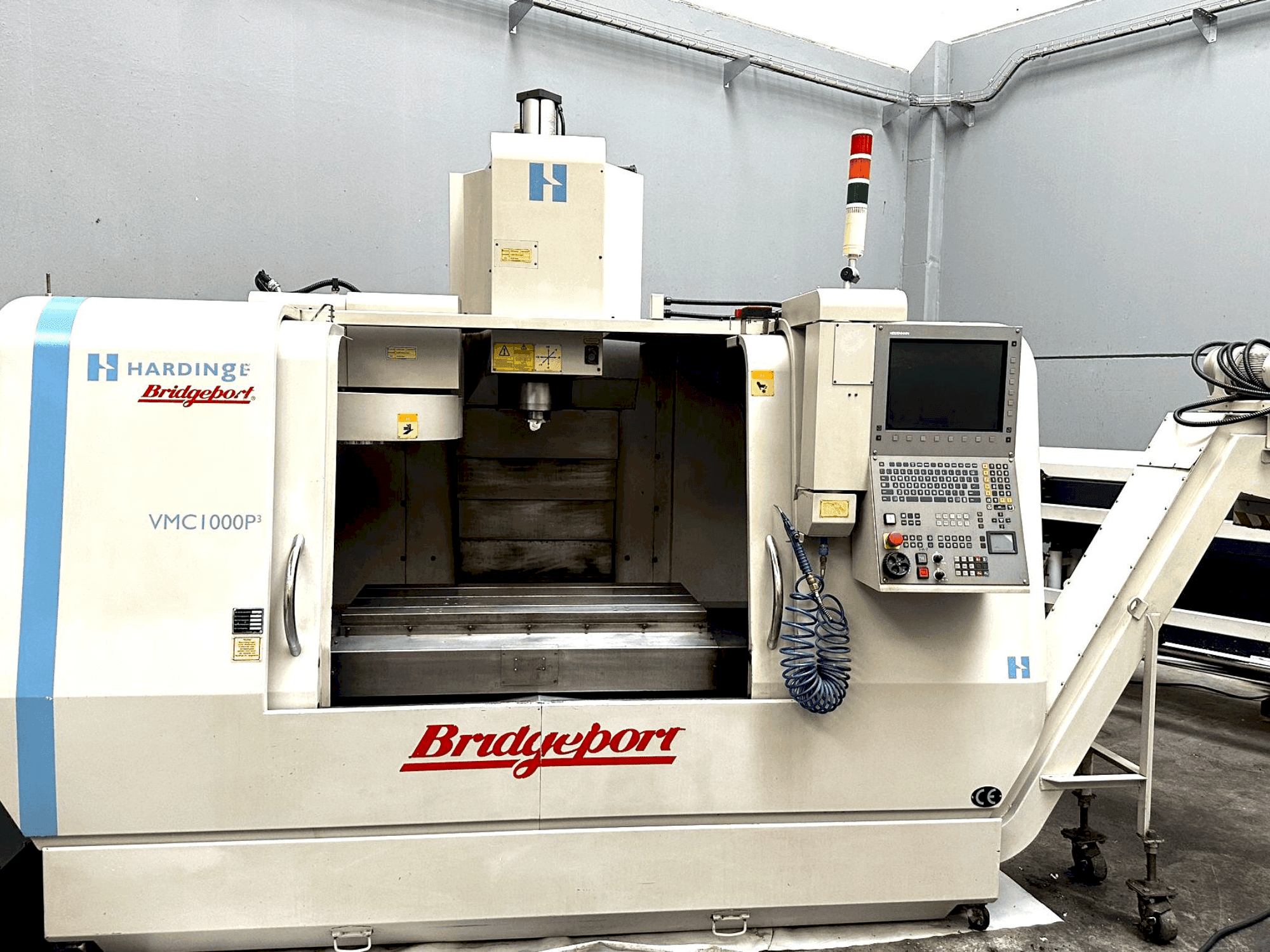 Mašīnas Bridgeport VMC 1000 P3 (2005) pretskats