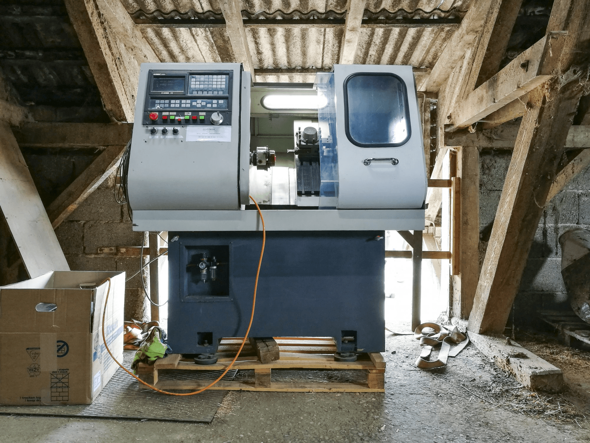Mašīnas OZ-Seals Simploz6040 CNC pretskats
