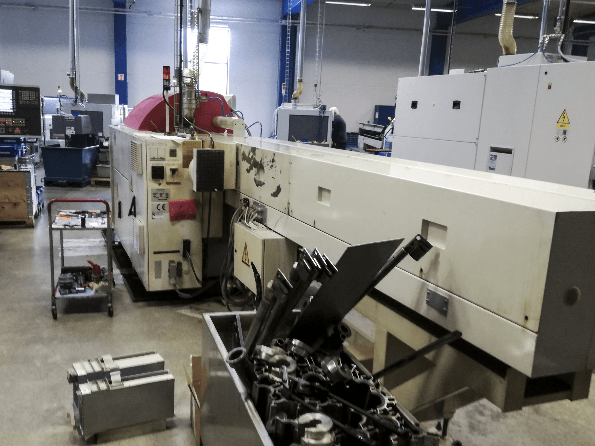 Mašīnas Gildemeister MF Sprint 65 skats no labās puses