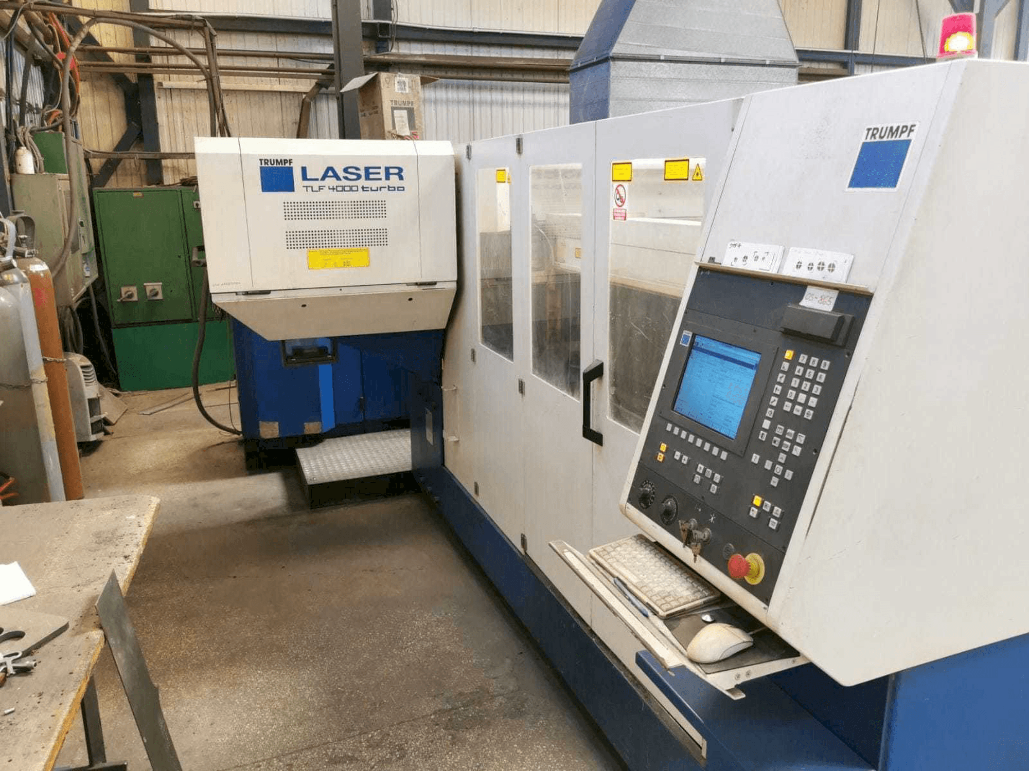 Mašīnas Trumpf L4030 pretskats