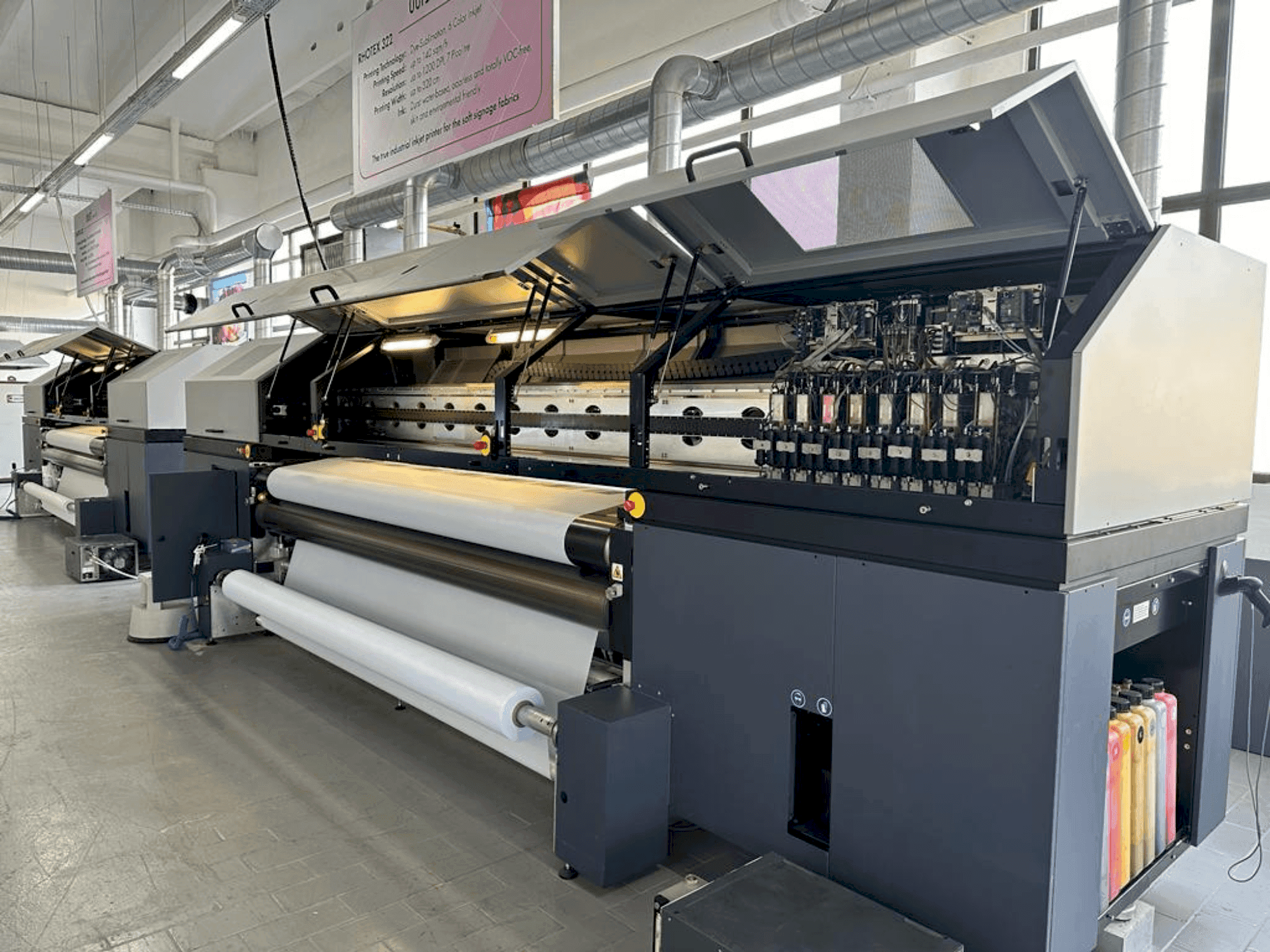 Mašīnas Durst Rhotex 322 pretskats