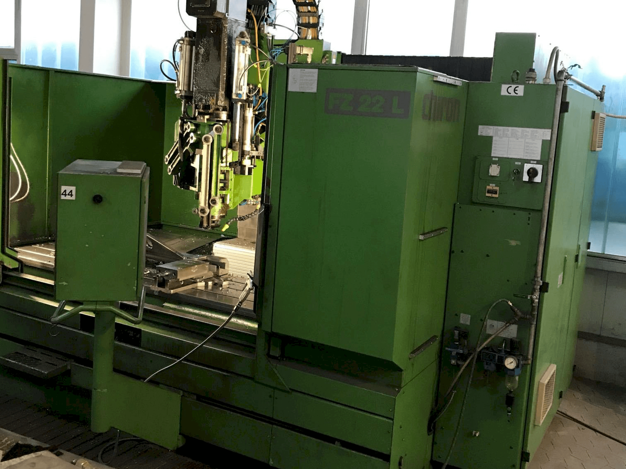 Mašīnas CHIRON FZ 22 L pretskats