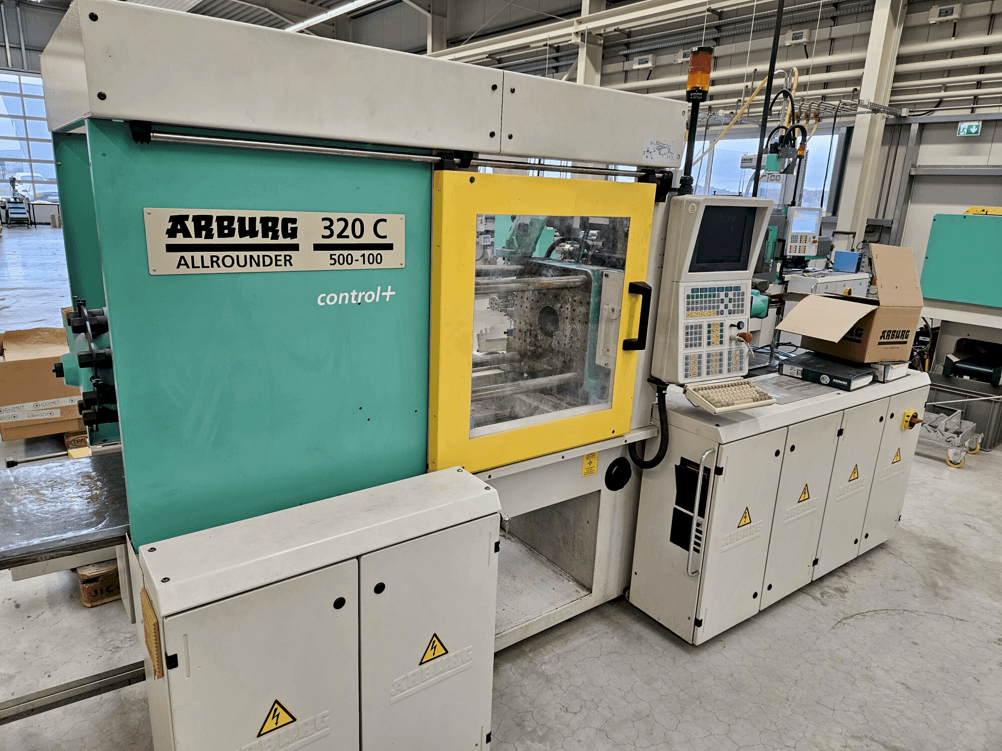 Mašīnas Arburg 320 C 500-100 + Multilift H with B-Axis pretskats