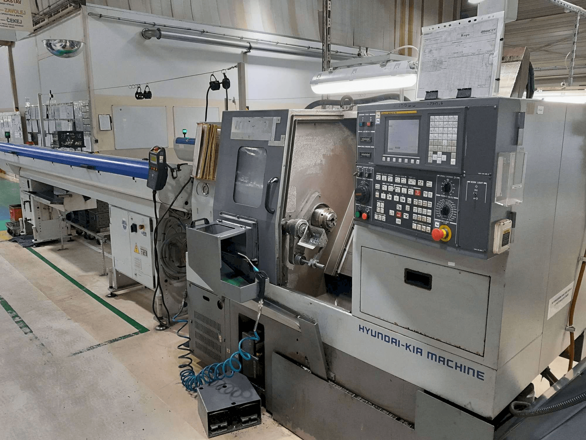 Mašīnas Hyundai Kia KIT 450 pretskats