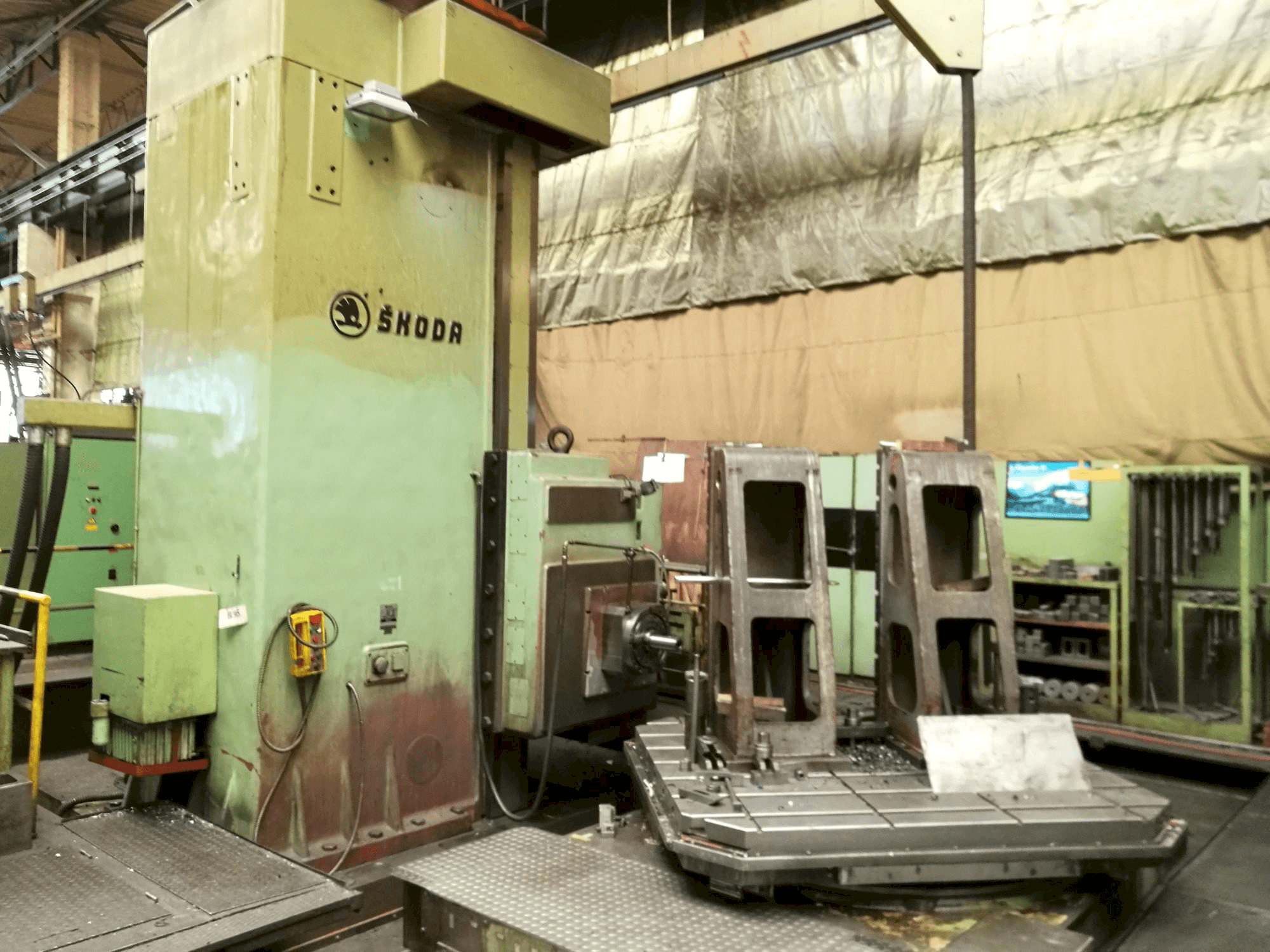 Mašīnas SKODA WI 130 pretskats