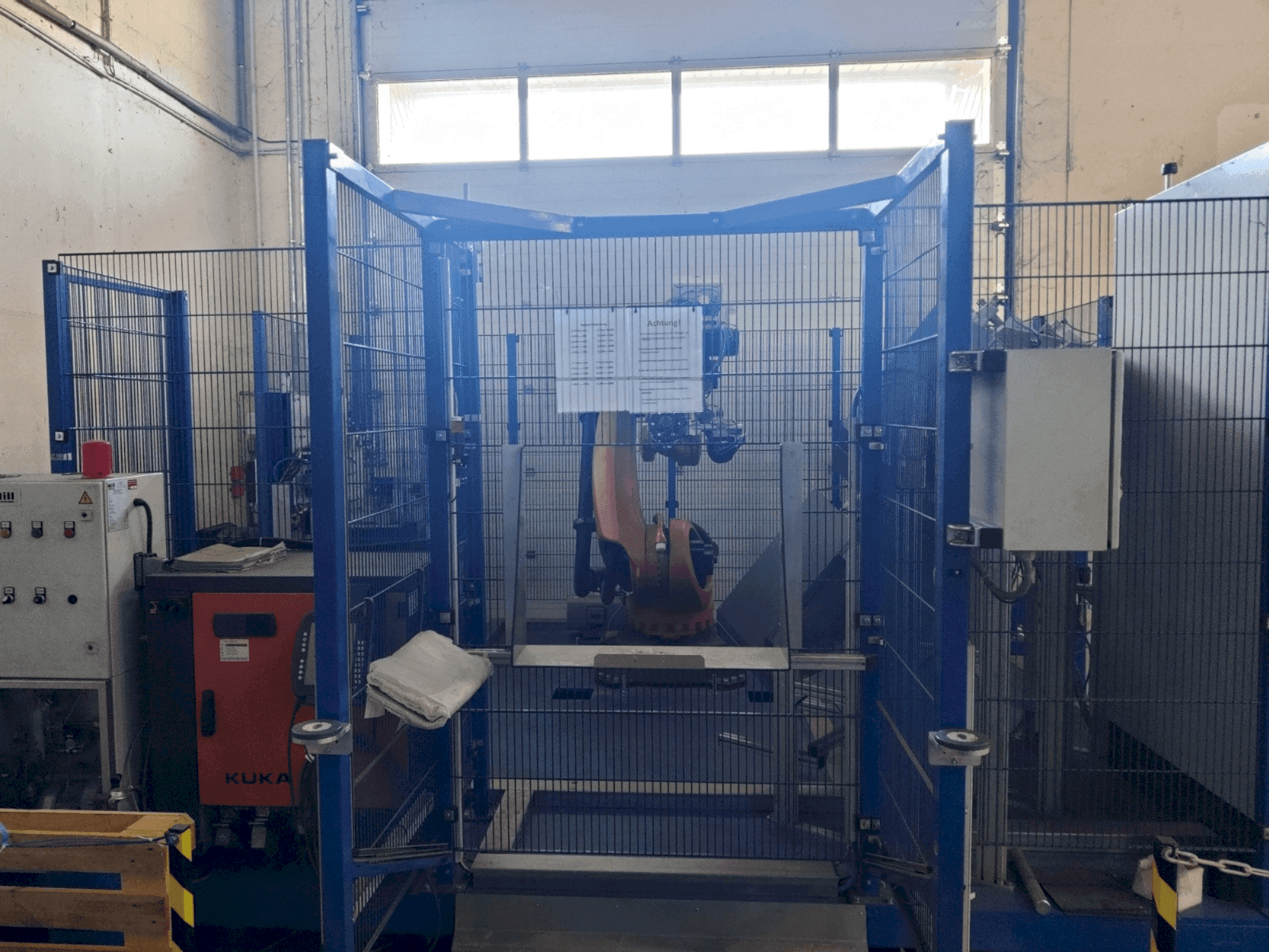 Mašīnas KUKA KR 120 R 2500 pro pretskats