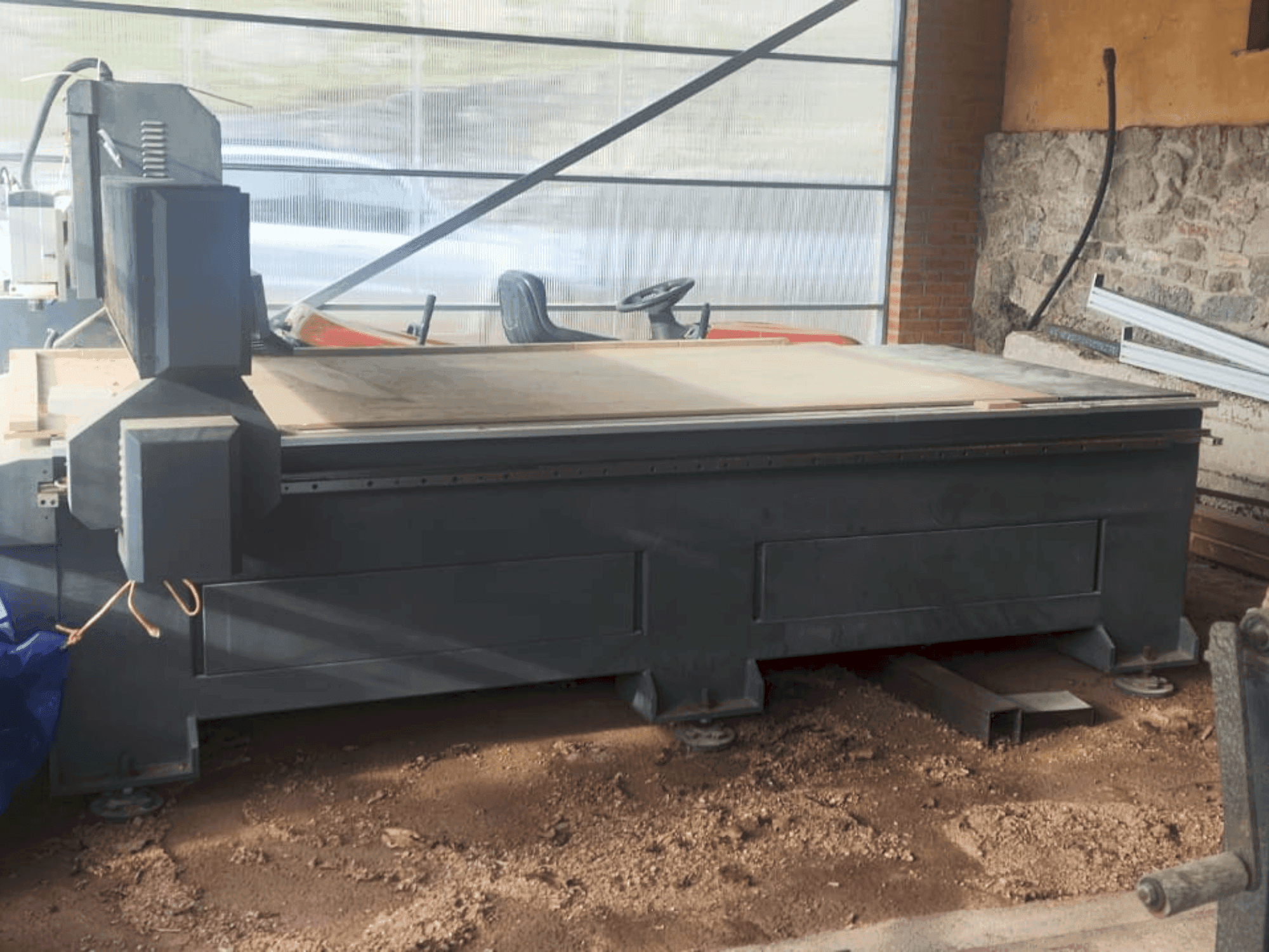 Mašīnas BARCENAS CNC SW1325V pretskats