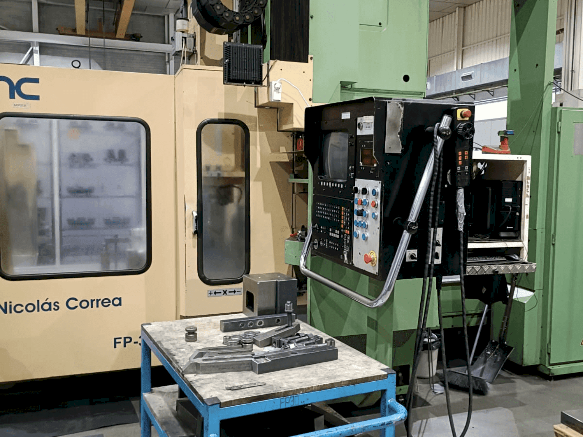 Mašīnas Correa FP30 pretskats