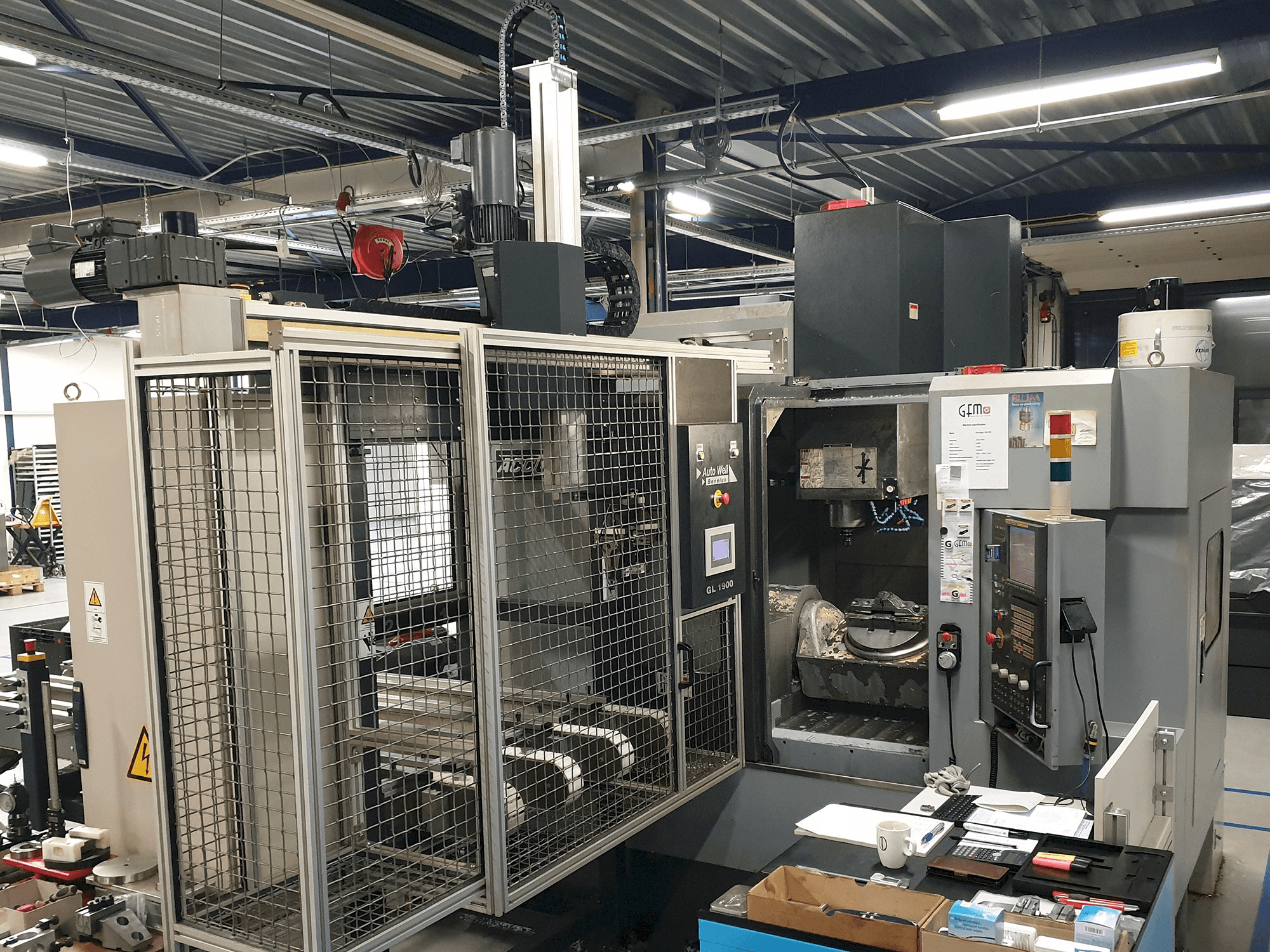 Mašīnas ACCUWAY skats UM - 350V5 no kreisās puses