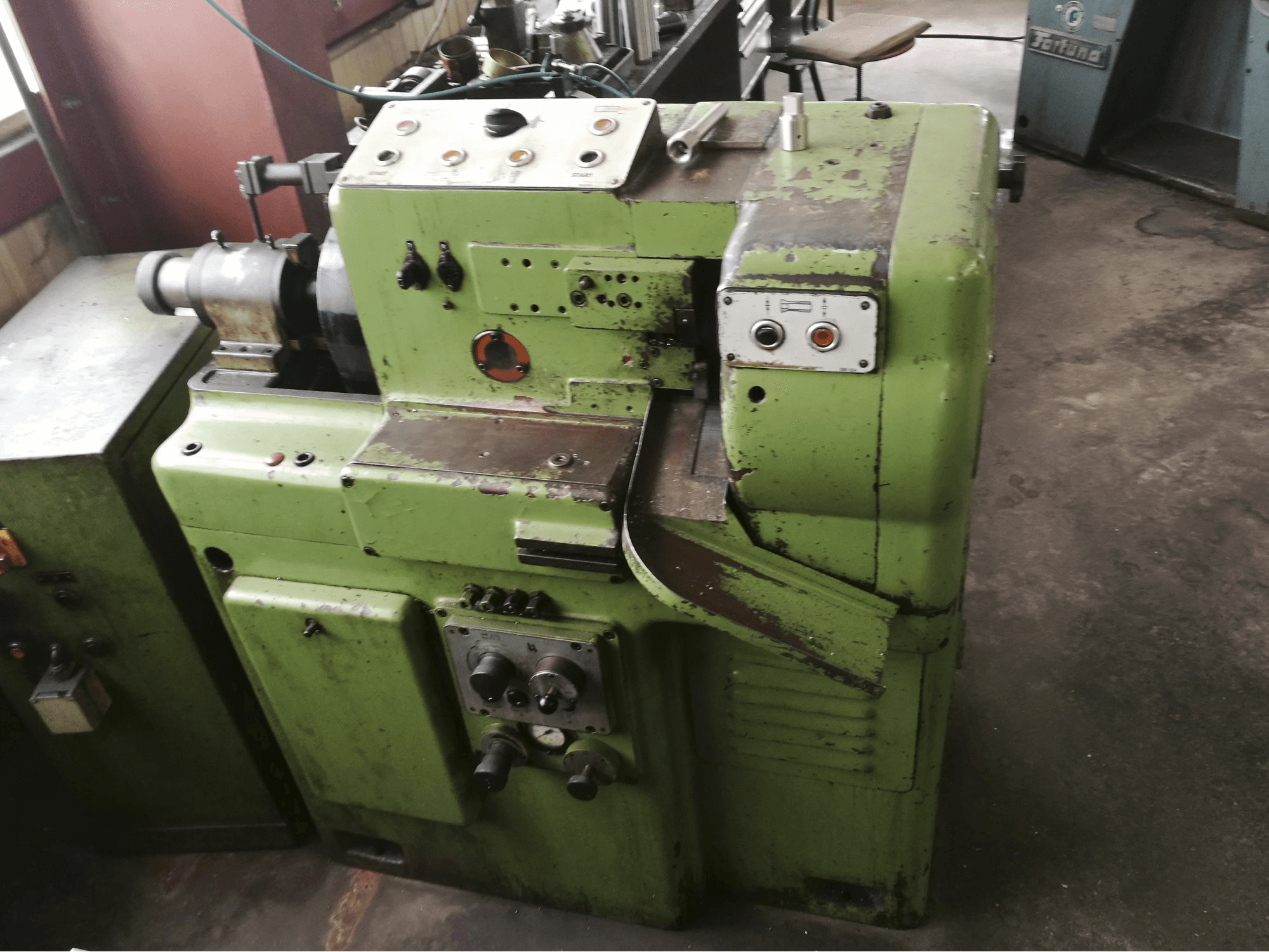 Mašīnas Hahn+Kolb Tornomat 2-672 pretskats