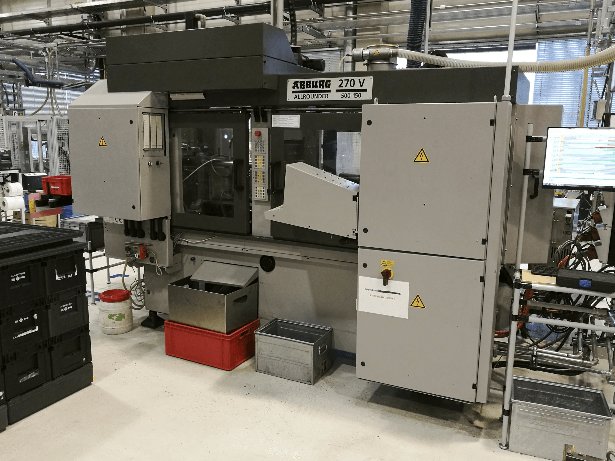 Mašīnas Arburg 270V 500-150 skats no labās puses