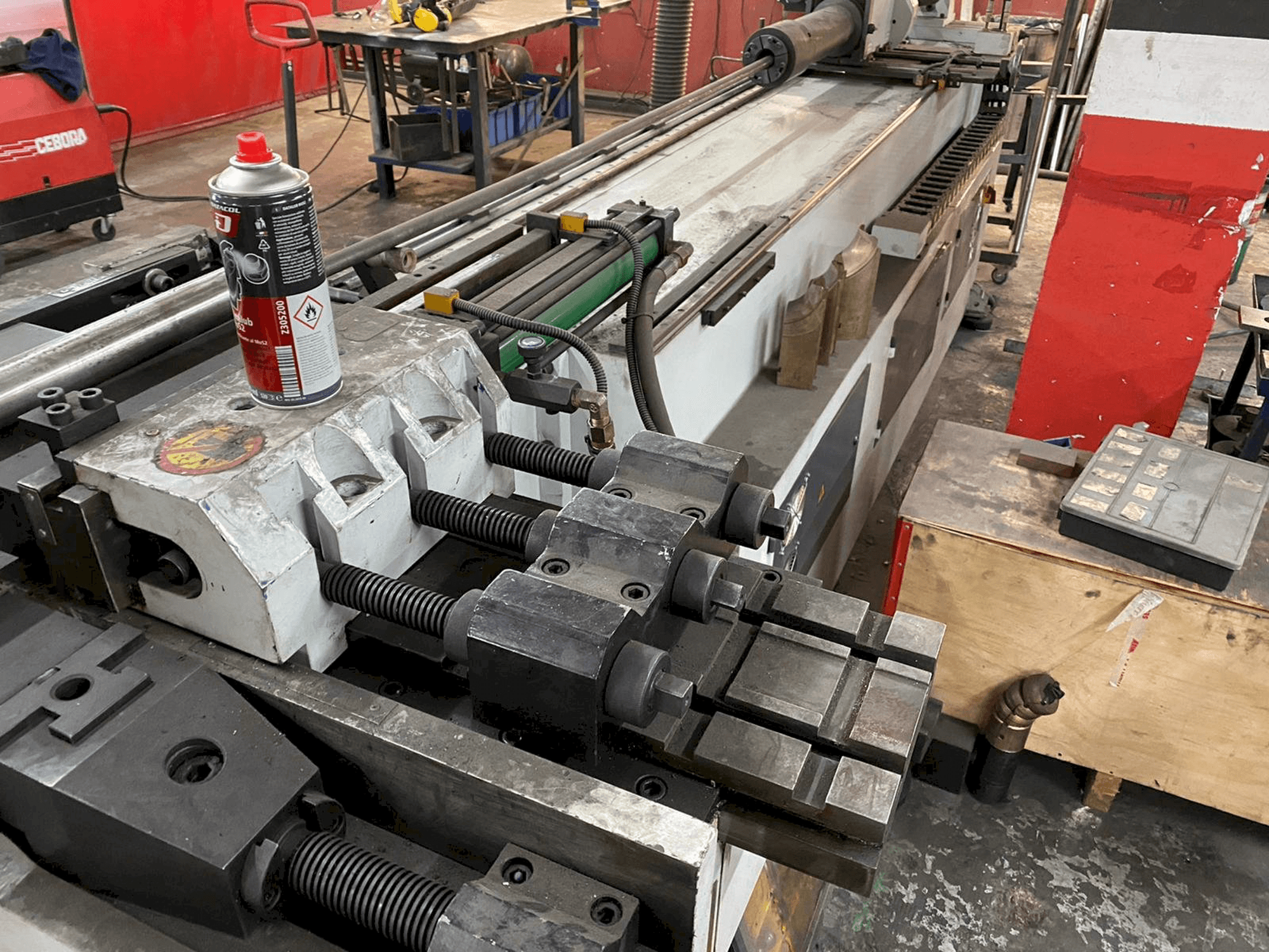 Mašīnas Segura Llunell SB-76-NCBL pretskats