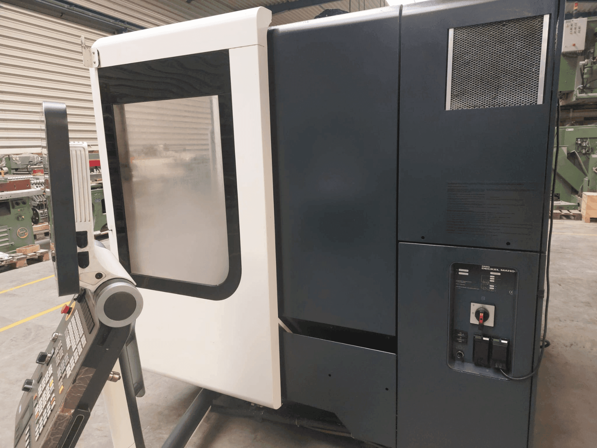 Mašīnas DMG DECKEL MAHO DMU 50 pretskats