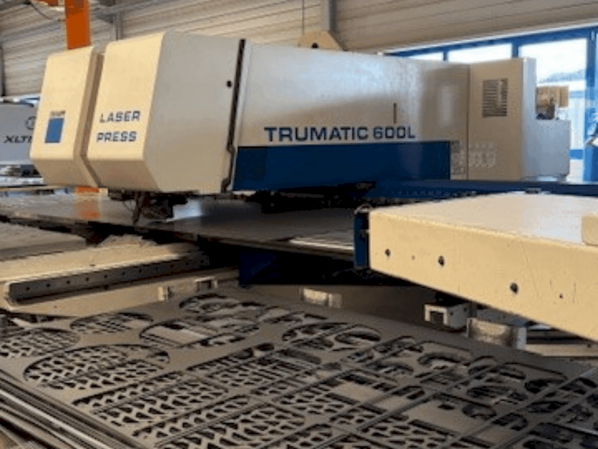 Mašīnas TRUMPF Trumatic 600L pretskats