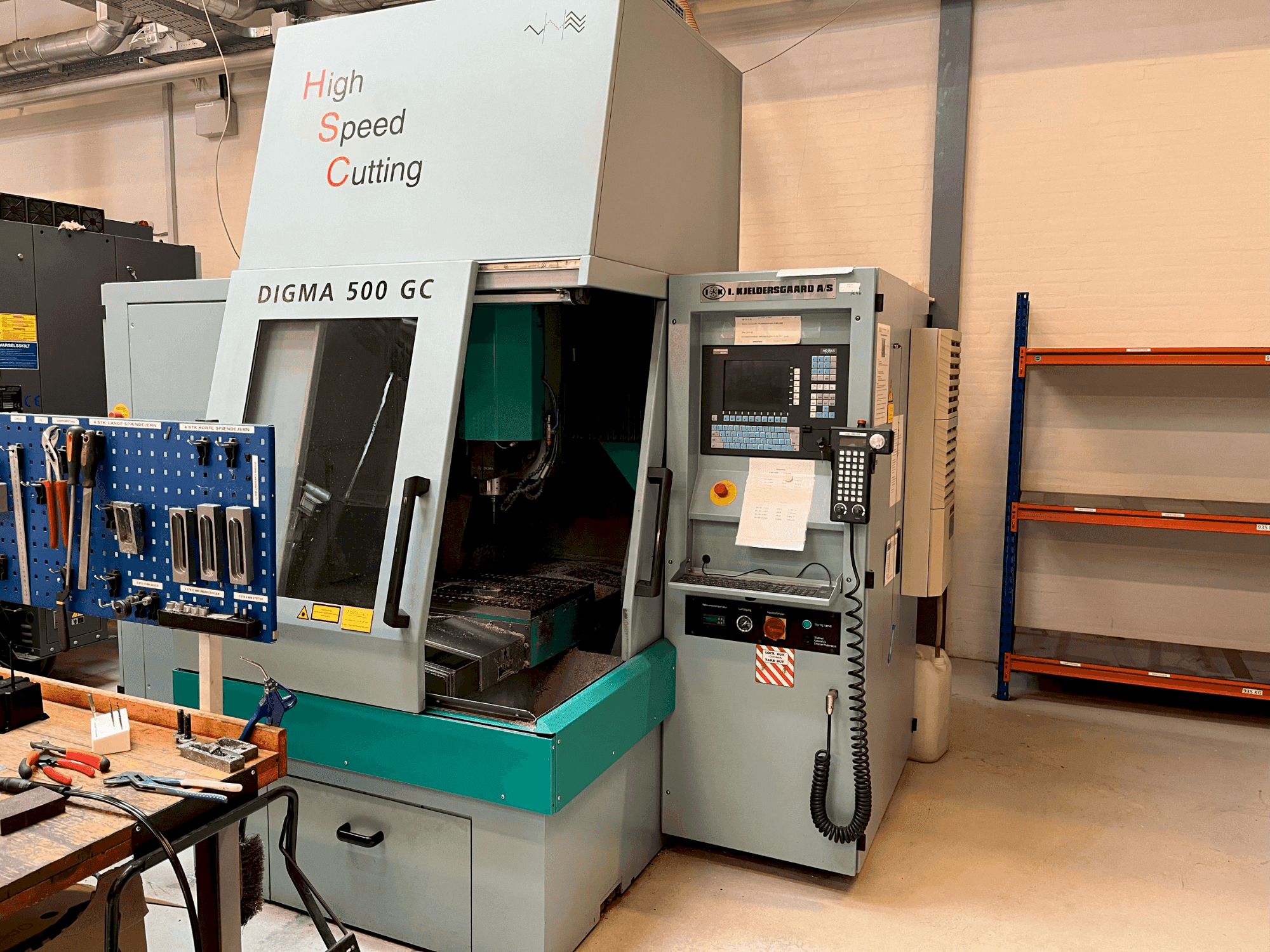 Mašīnas DIGMA 500 GC pretskats