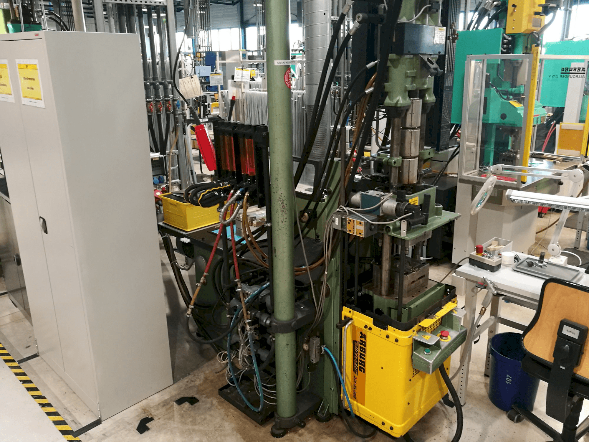 Mašīnas Arburg Allrounder 221-75-350 informācija