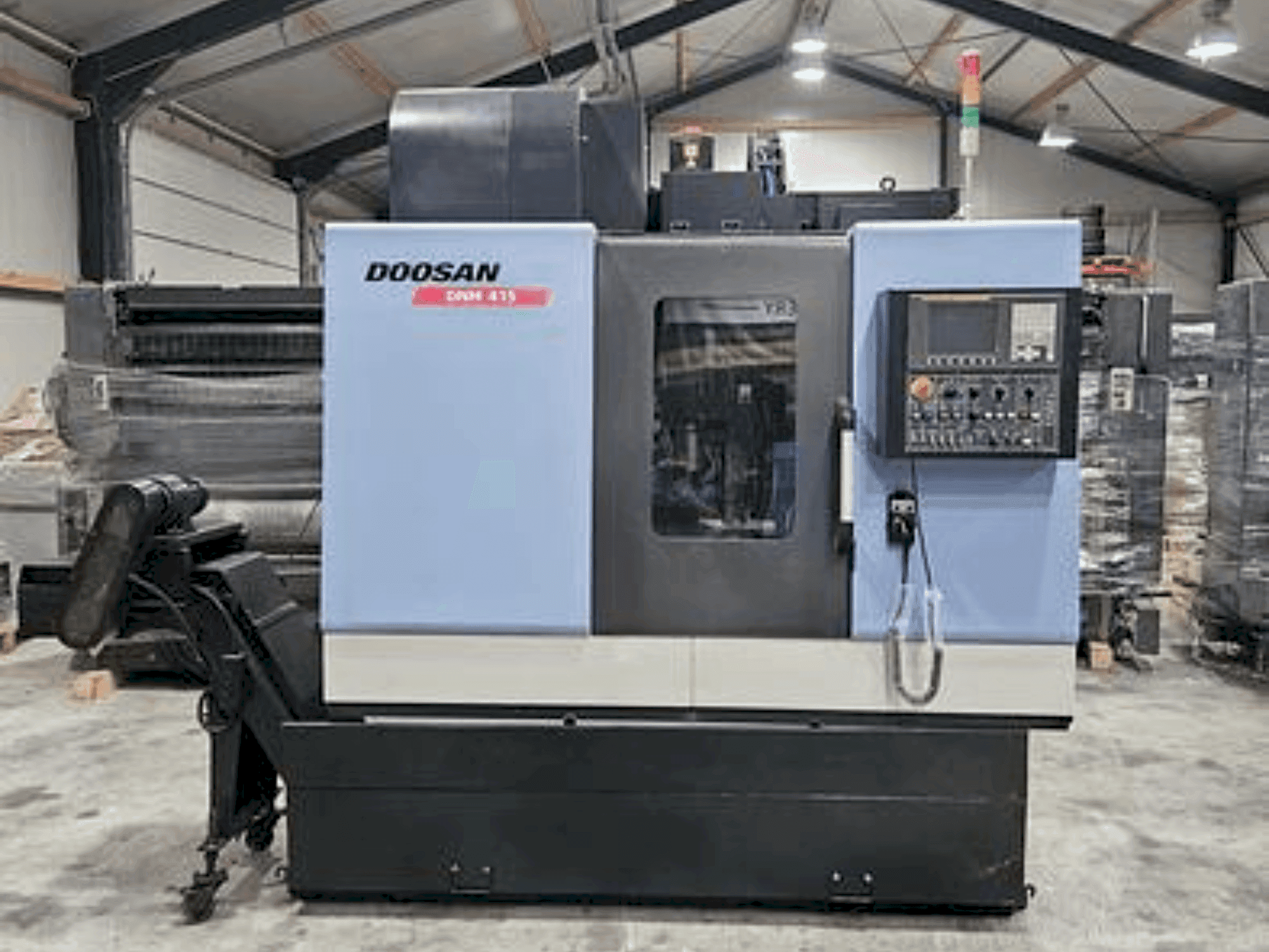 Mašīnas DOOSAN DNM 415 (2015) pretskats