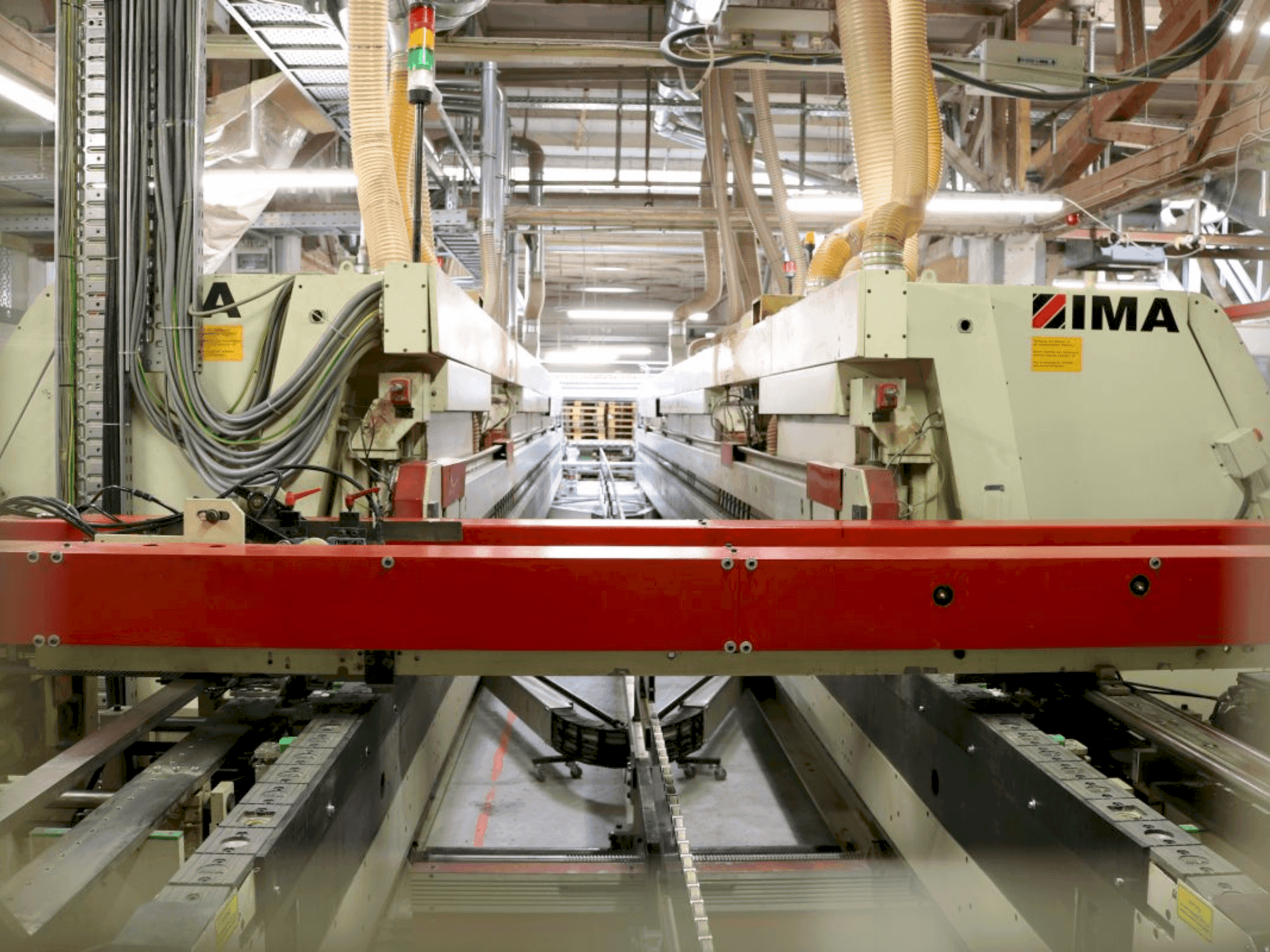 Mašīnas IMA Angular transfer pretskats