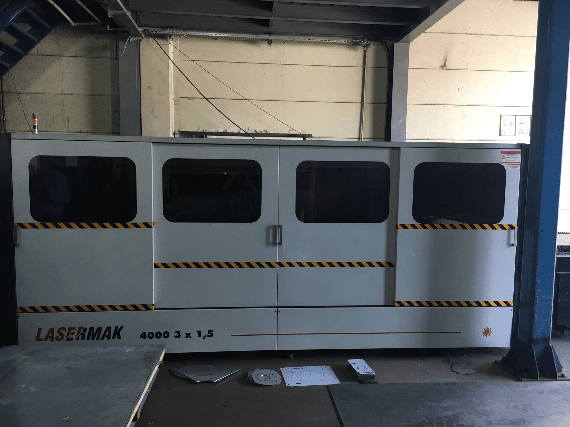 Mašīnas ERMAKSAN LASERMARK 4000 3x1,5 pretskats