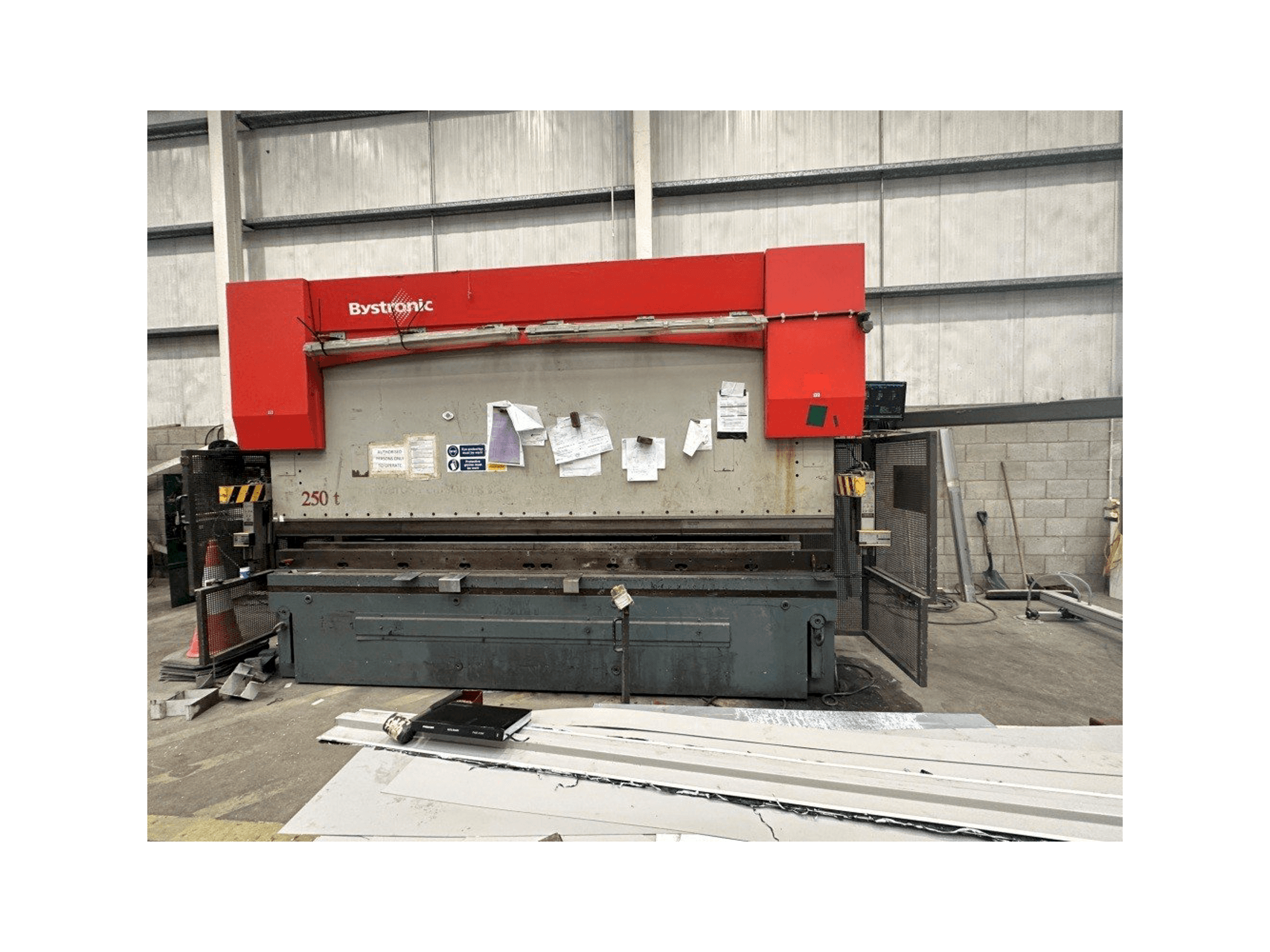 Mašīnas Bystronic PR 250 x 4100 pretskats