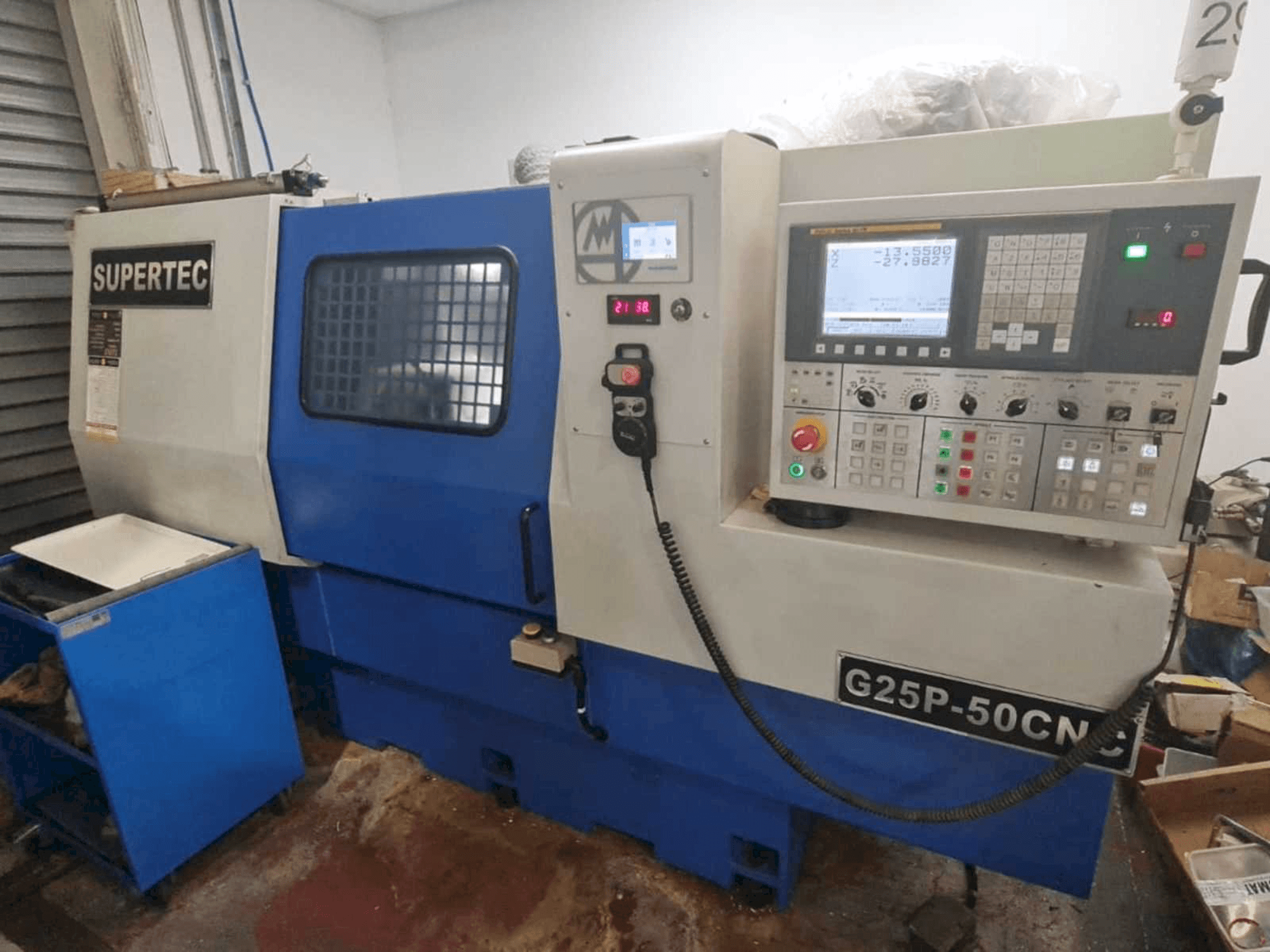 Mašīnas Supertec G25P-500CNC pretskats