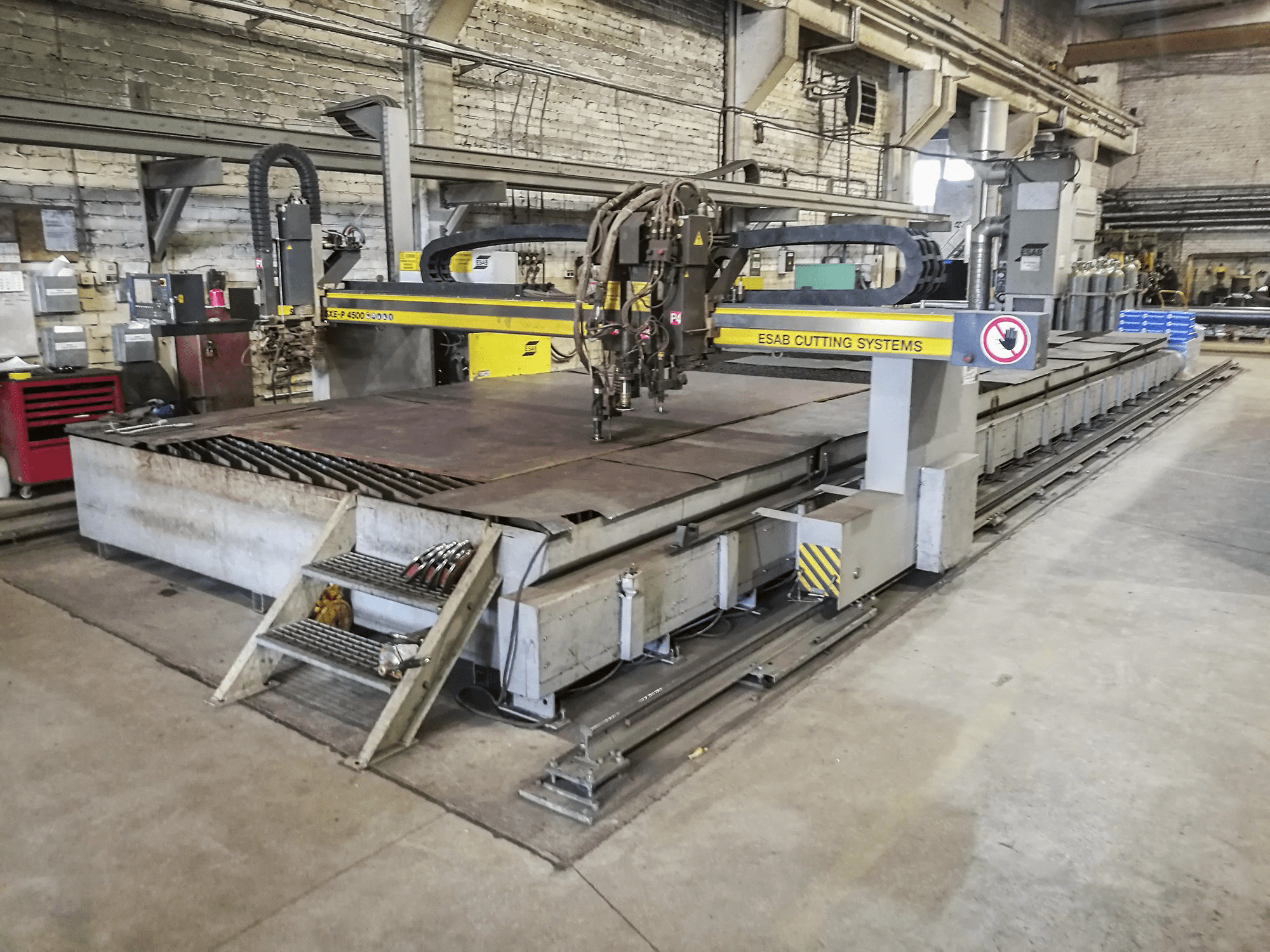 Mašīnas ESAB SXE-P2 4500 skats no labās puses