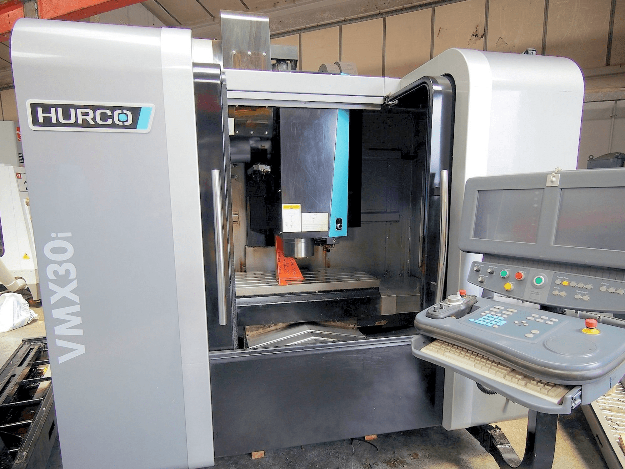 Mašīnas Hurco VMX 30i pretskats