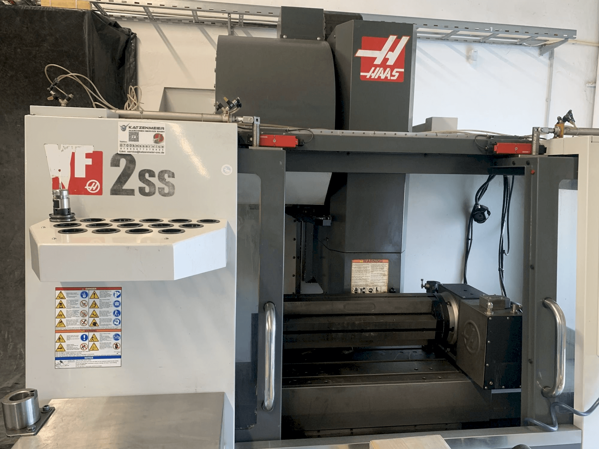 Mašīnas HAAS VF-2SS pretskats