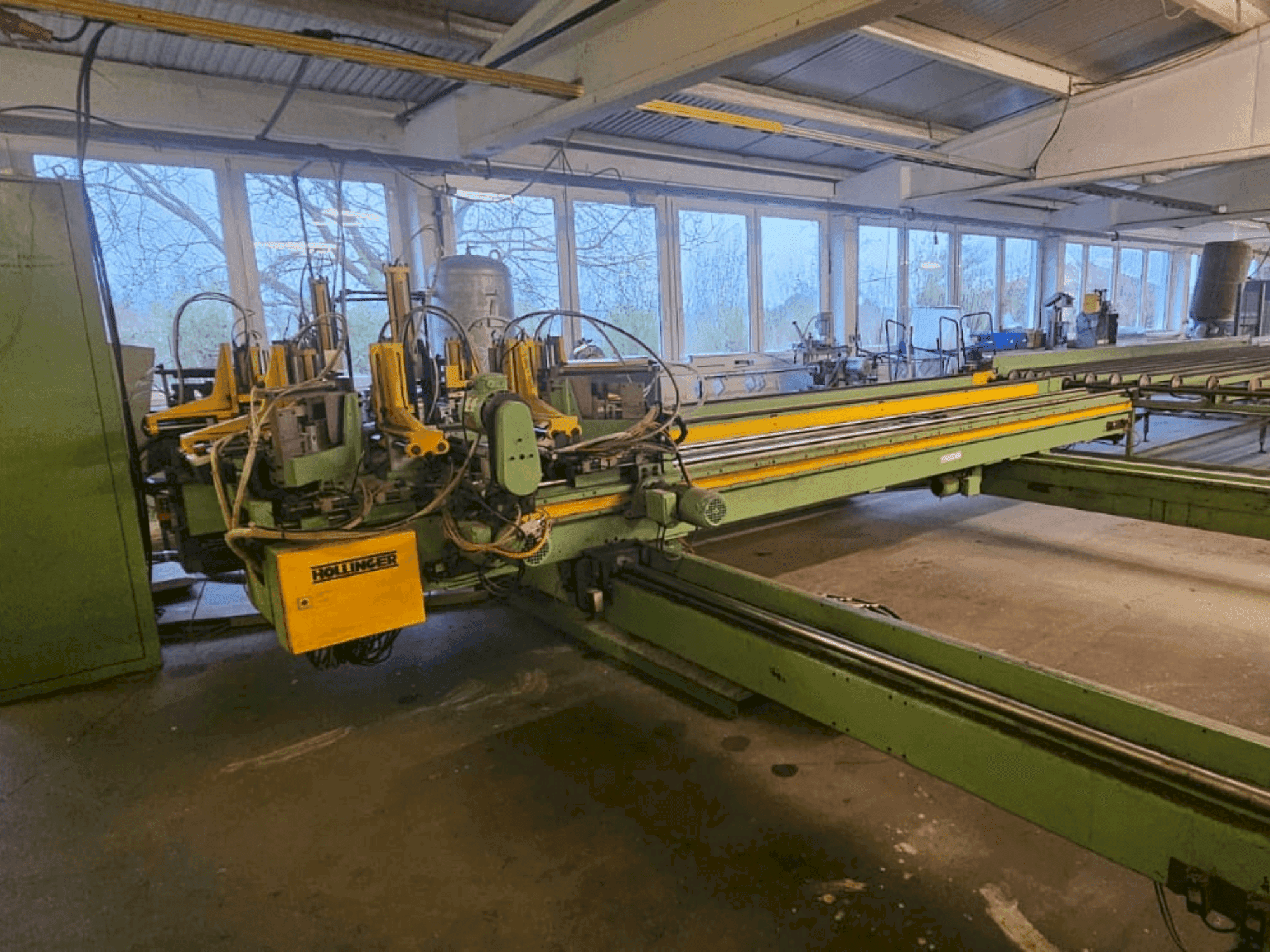 Mašīnas HOLLINGER MSE-II-EP-SB-300-450 pretskats